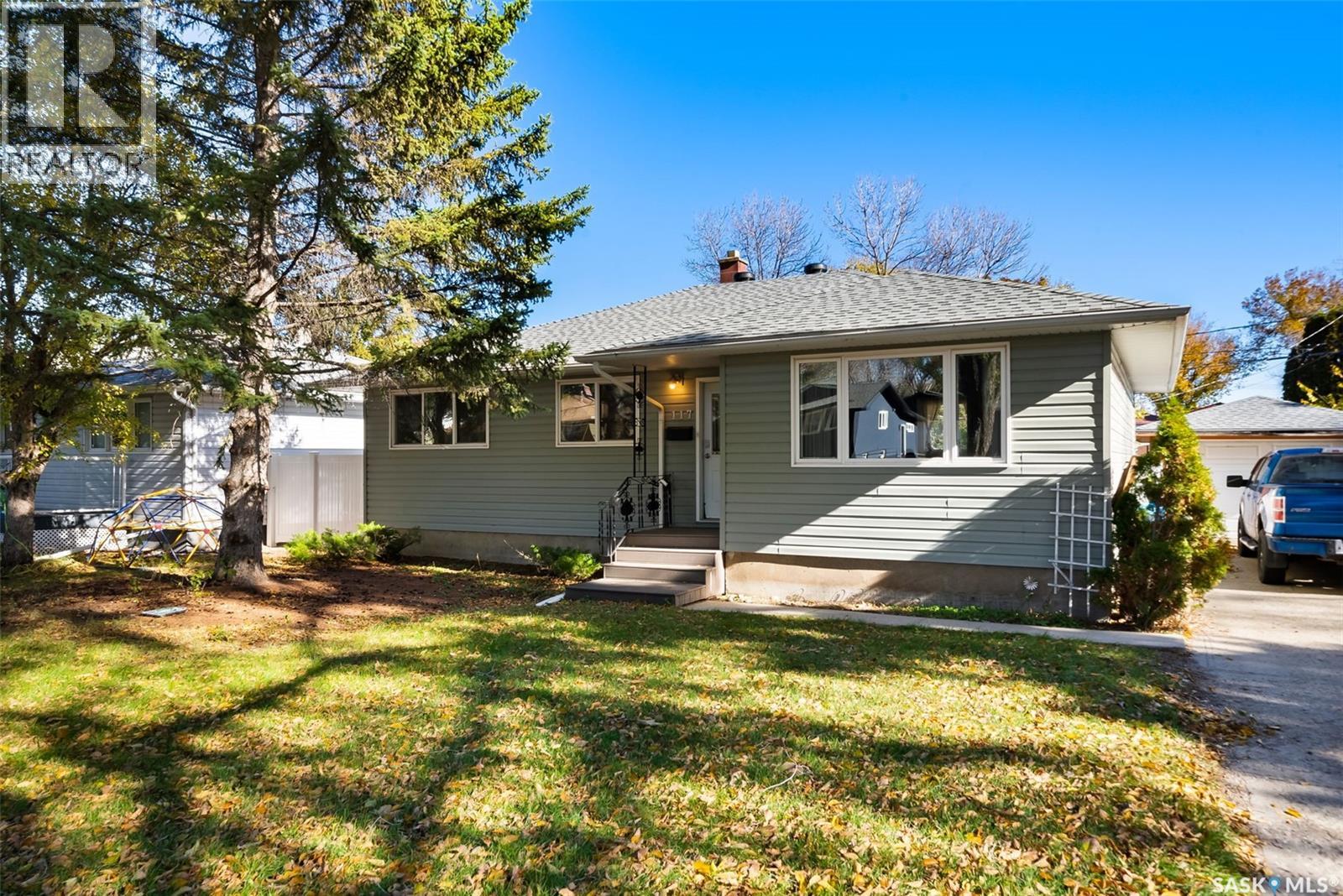 117 Langley St, Regina, SK S4S 3V7