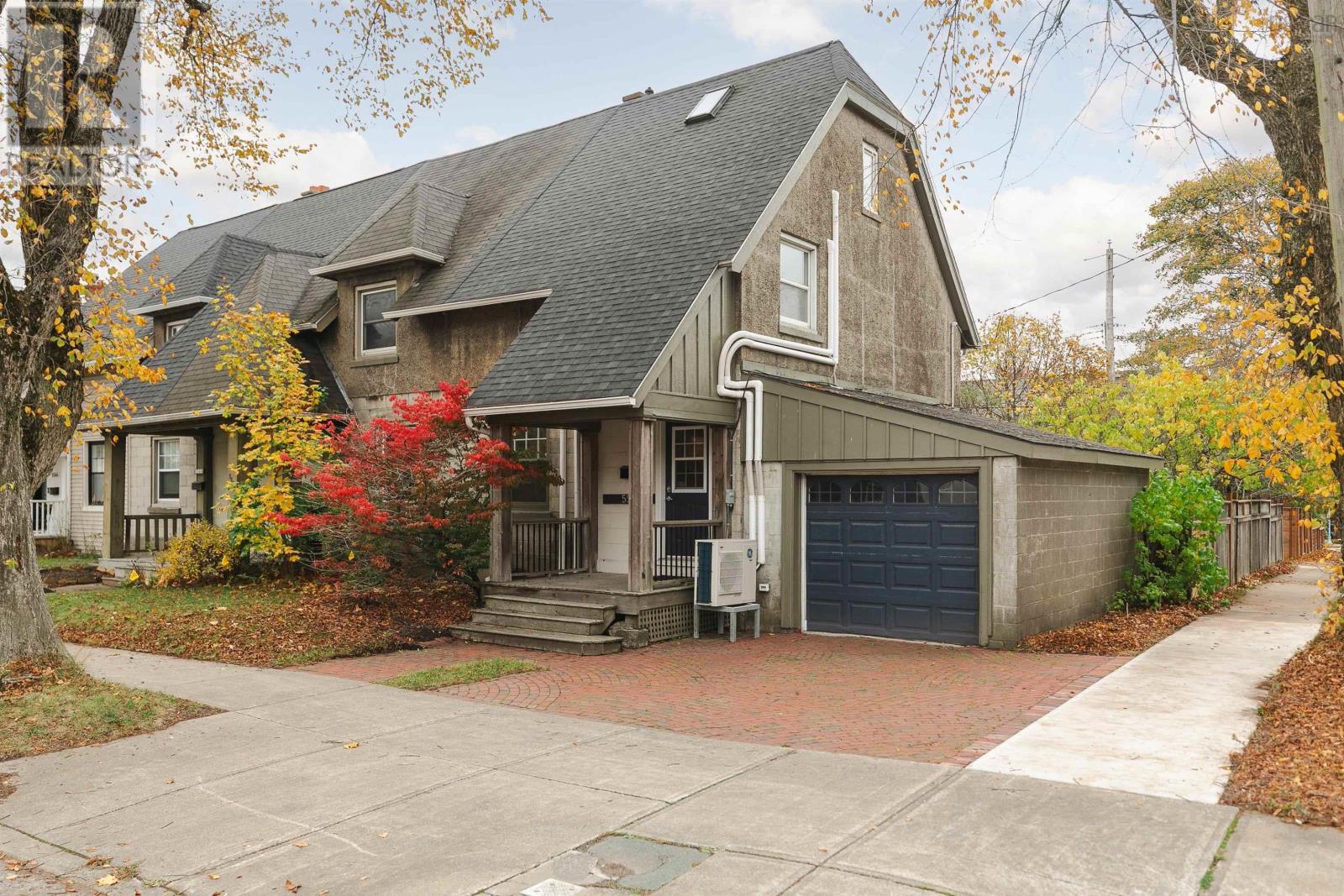 5552 Duffus St, Halifax, NS B3K 2M4