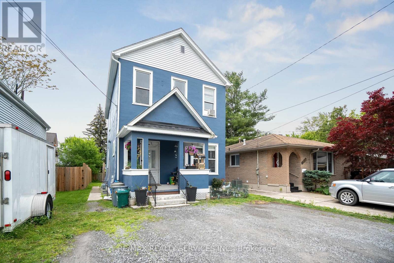 5042 Ontario Ave, Niagara Falls, ON L2E 3R7