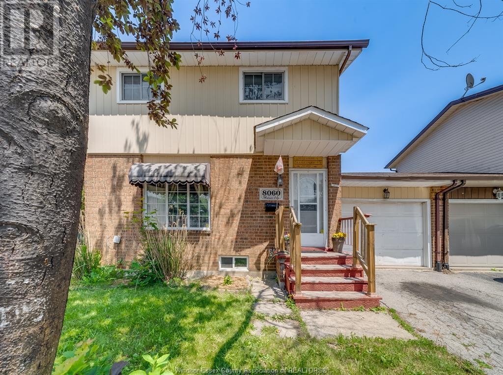 8060 Molnar Cres, Windsor, ON N8R 2A5