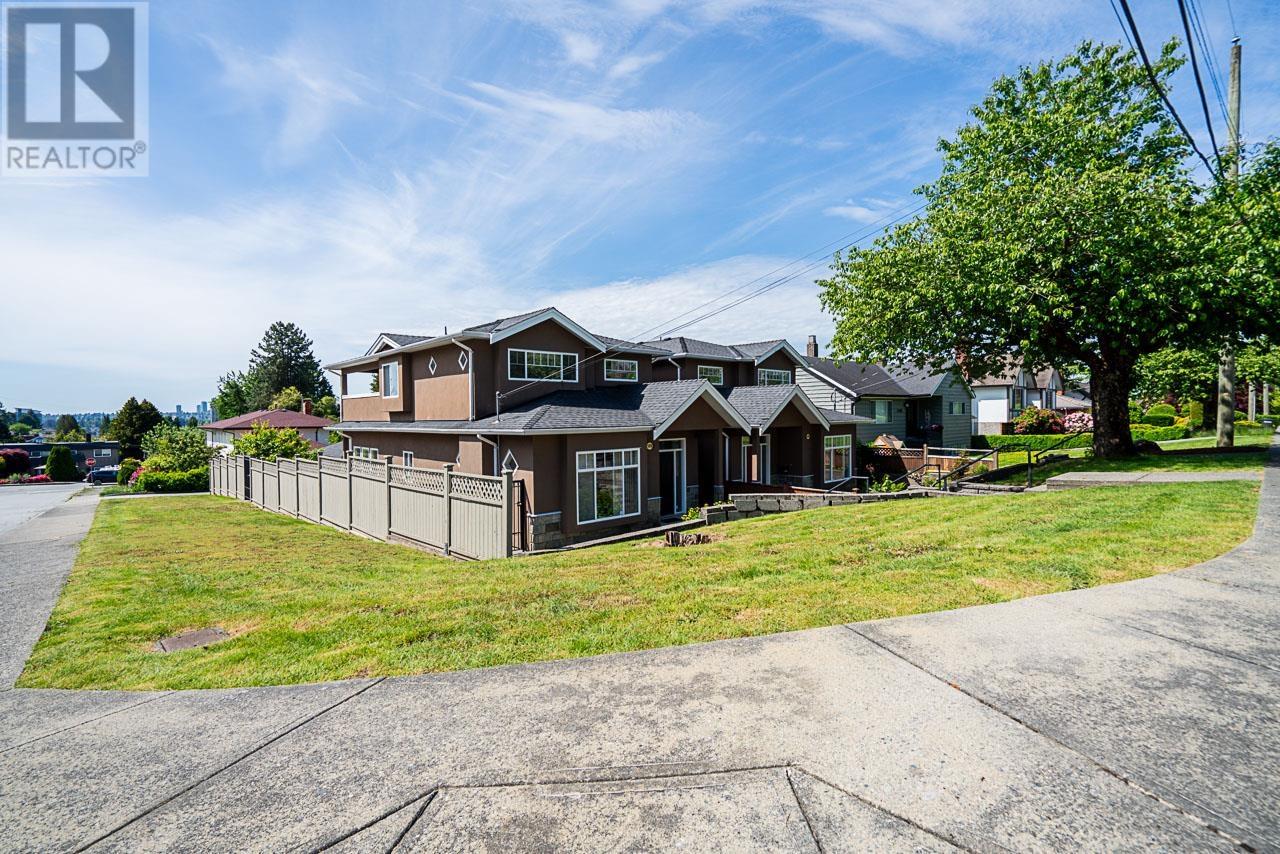 5498 Venables St, Burnaby, BC V5B 1Y1