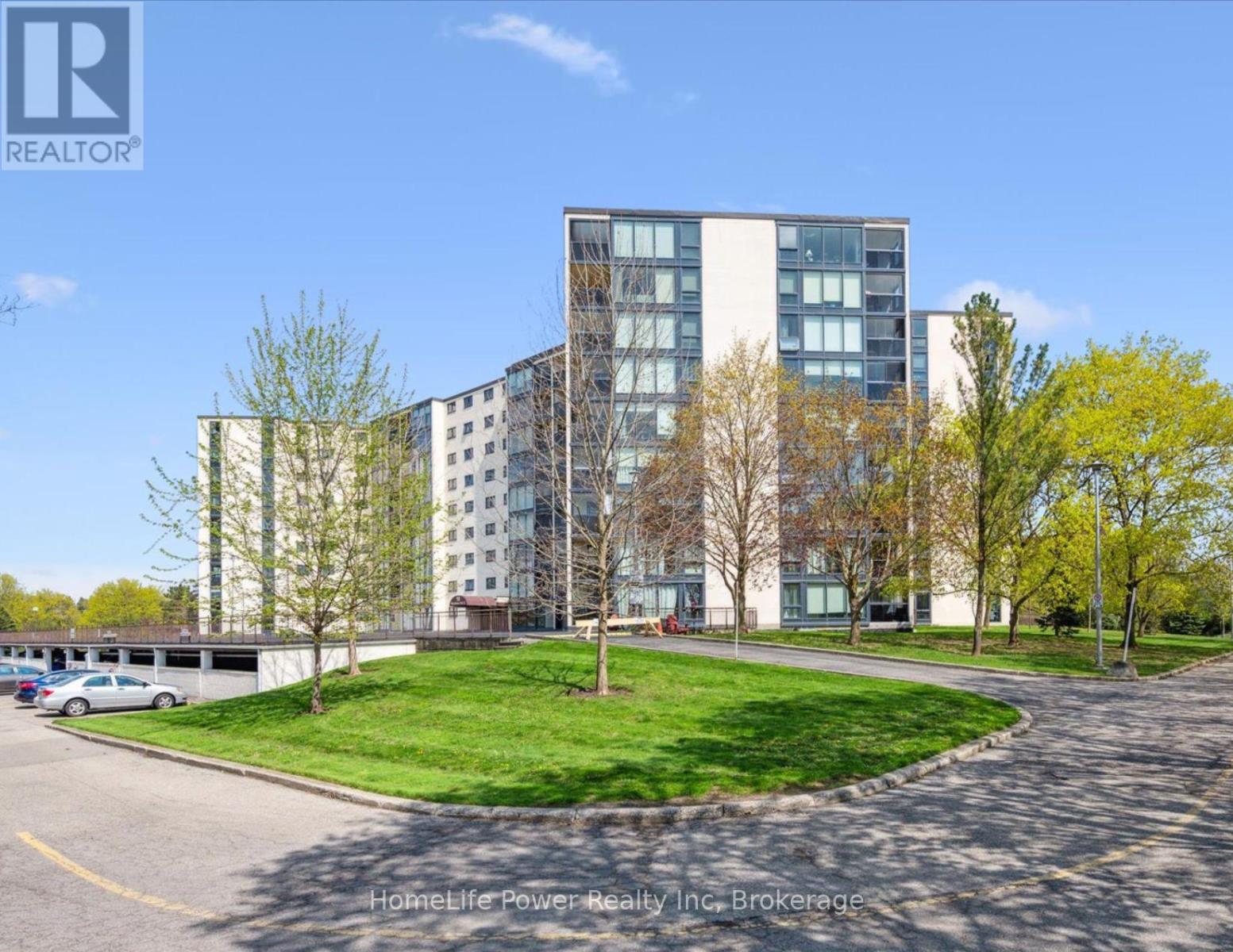 711 19 Woodlawn Rd E, Guelph, ON N1H 7B1