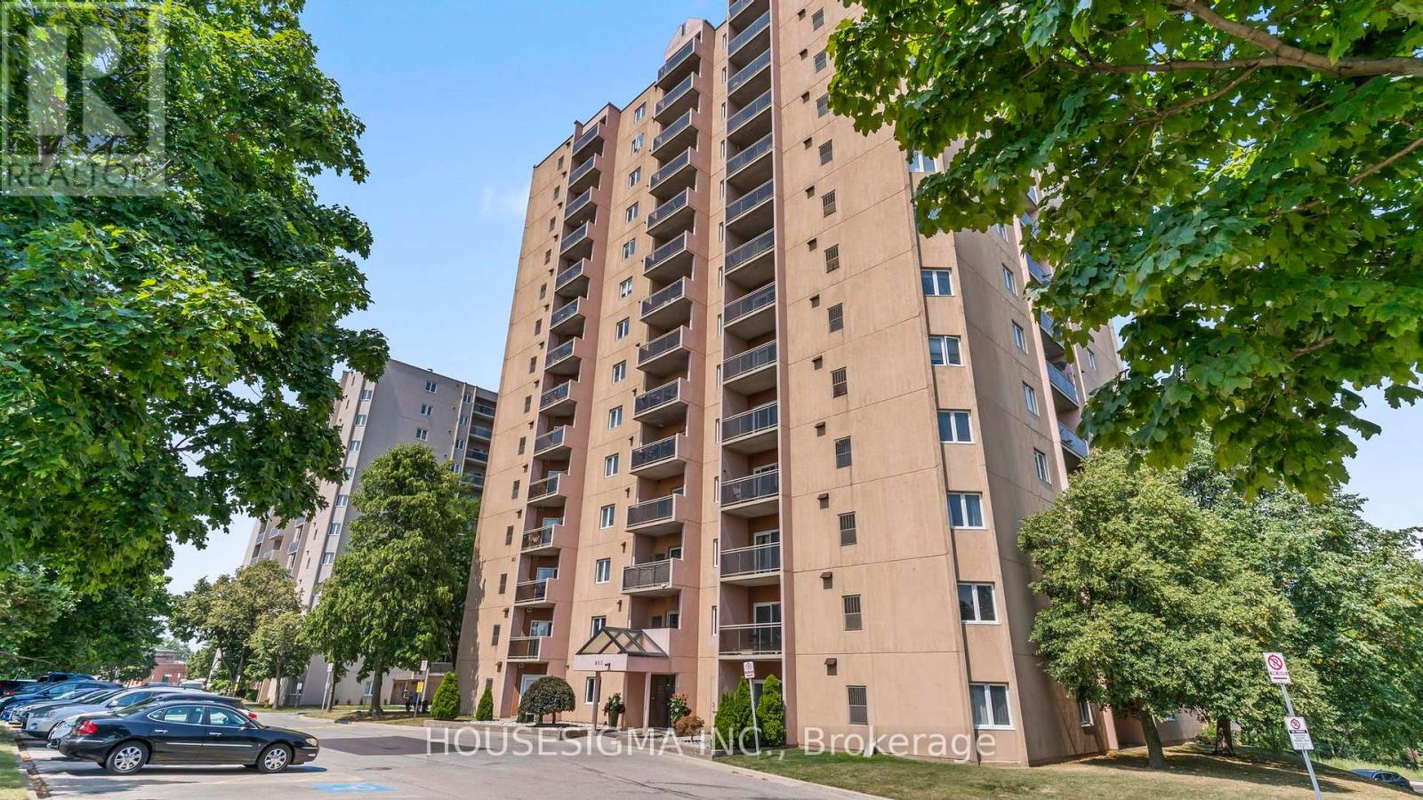 903 860 Commissioners Rd E, London, ON N6C 2V5