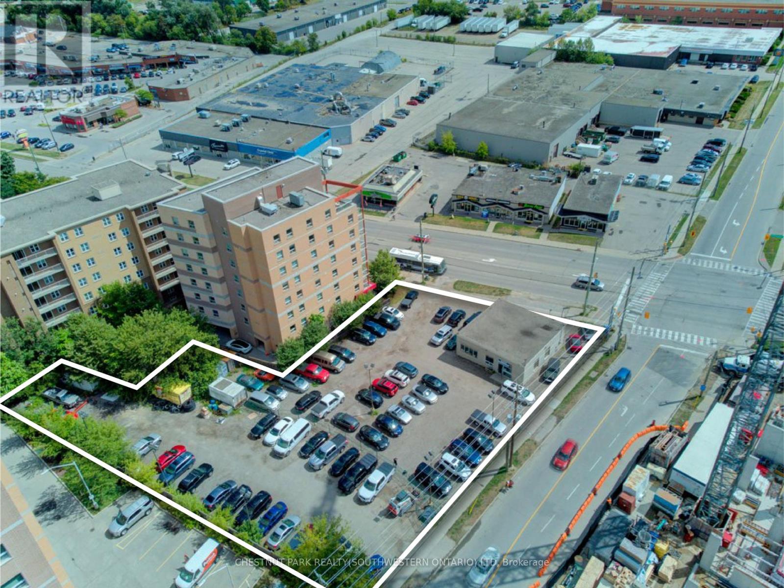 24-26 Unniversity Ave, Waterloo, ON N2J 2V8