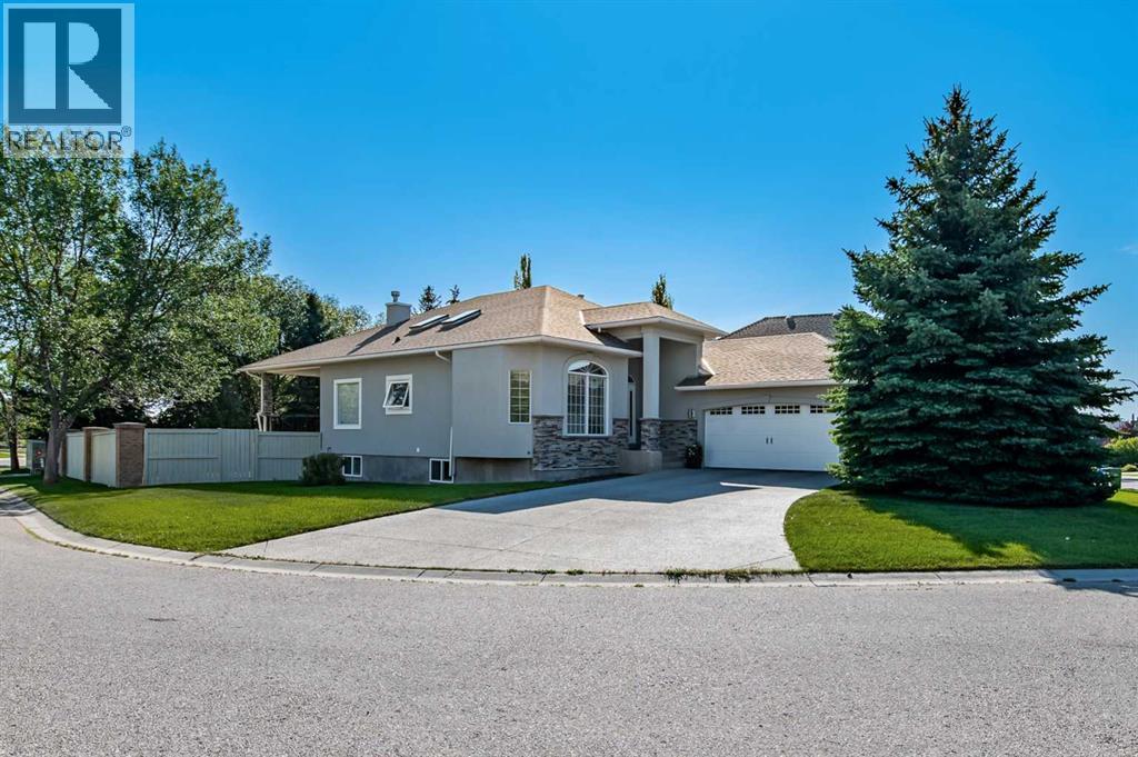 12898 Candle Cres SW, Calgary, AB T2W 3B3