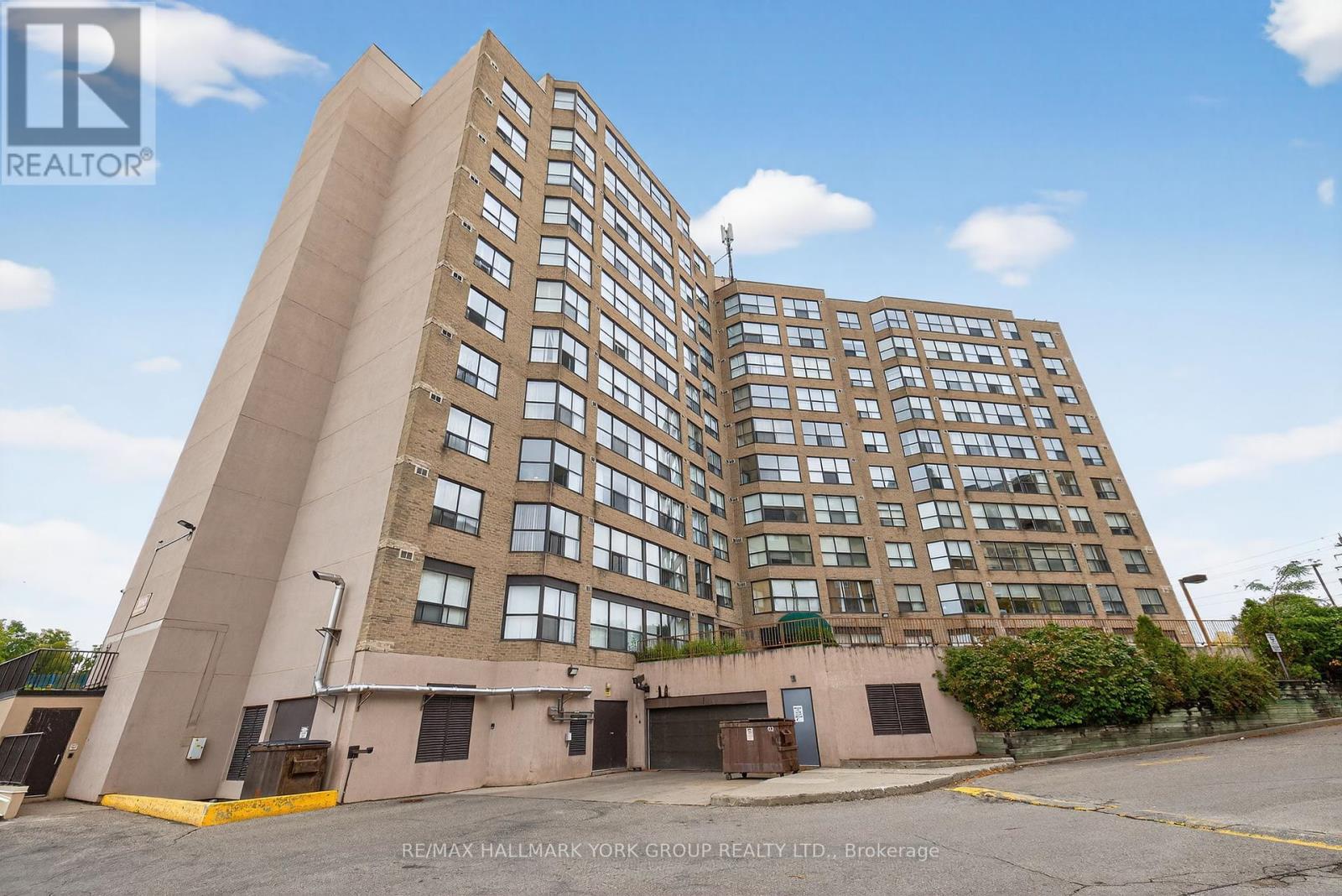 906 250 Davis Dr, Newmarket, ON L3Y 7T7
