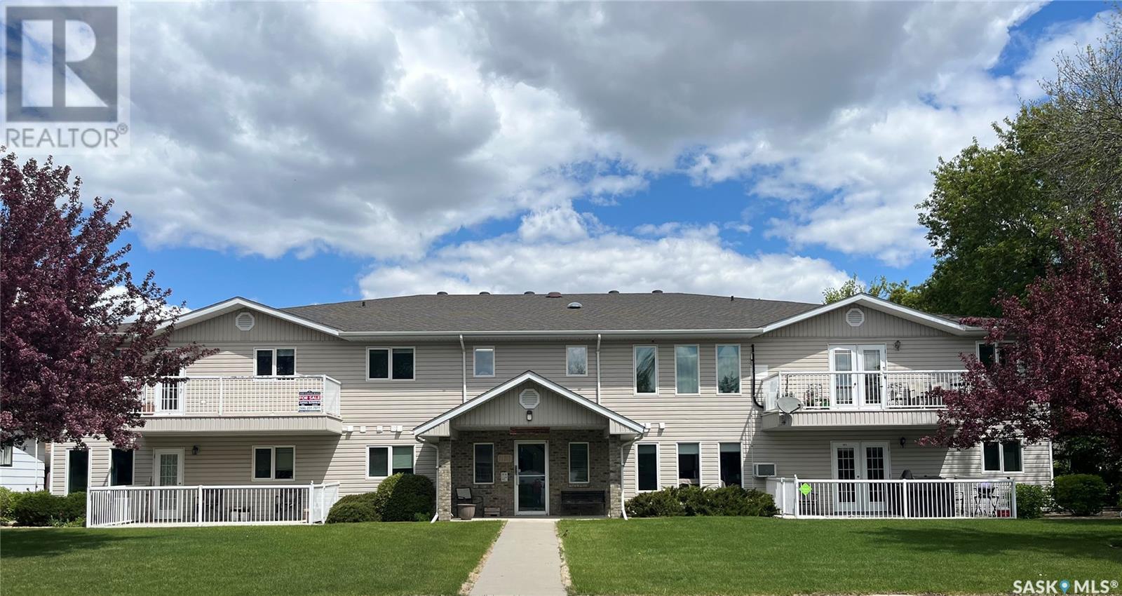 304 3rd Avenue E Unit 202, Watrous, SK S0K 4T0