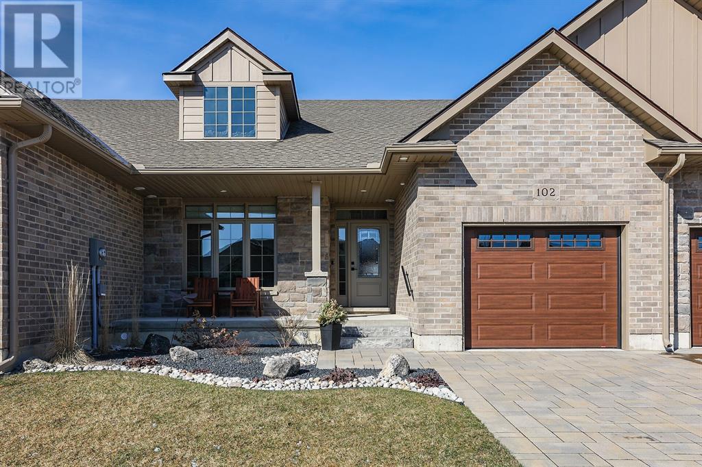 102 Leneve St, Lambton Shores, ON N0N 1J0