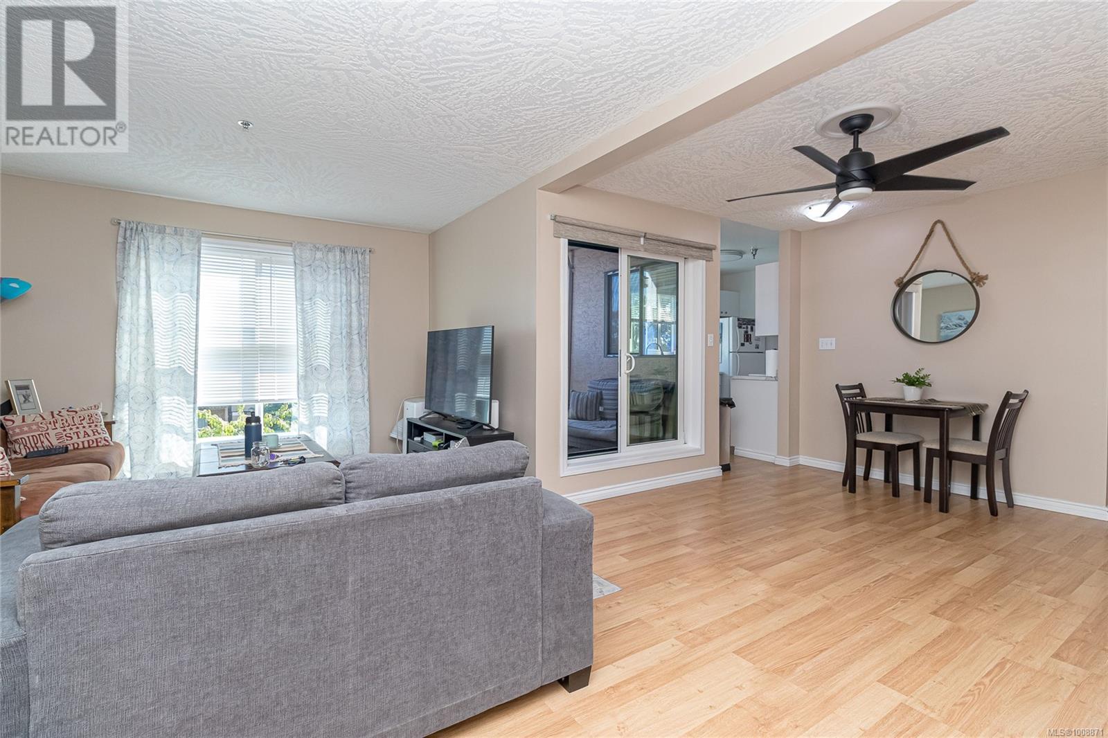 3460 Quadra St Unit 312 St, Saanich, BC V8X 1G6