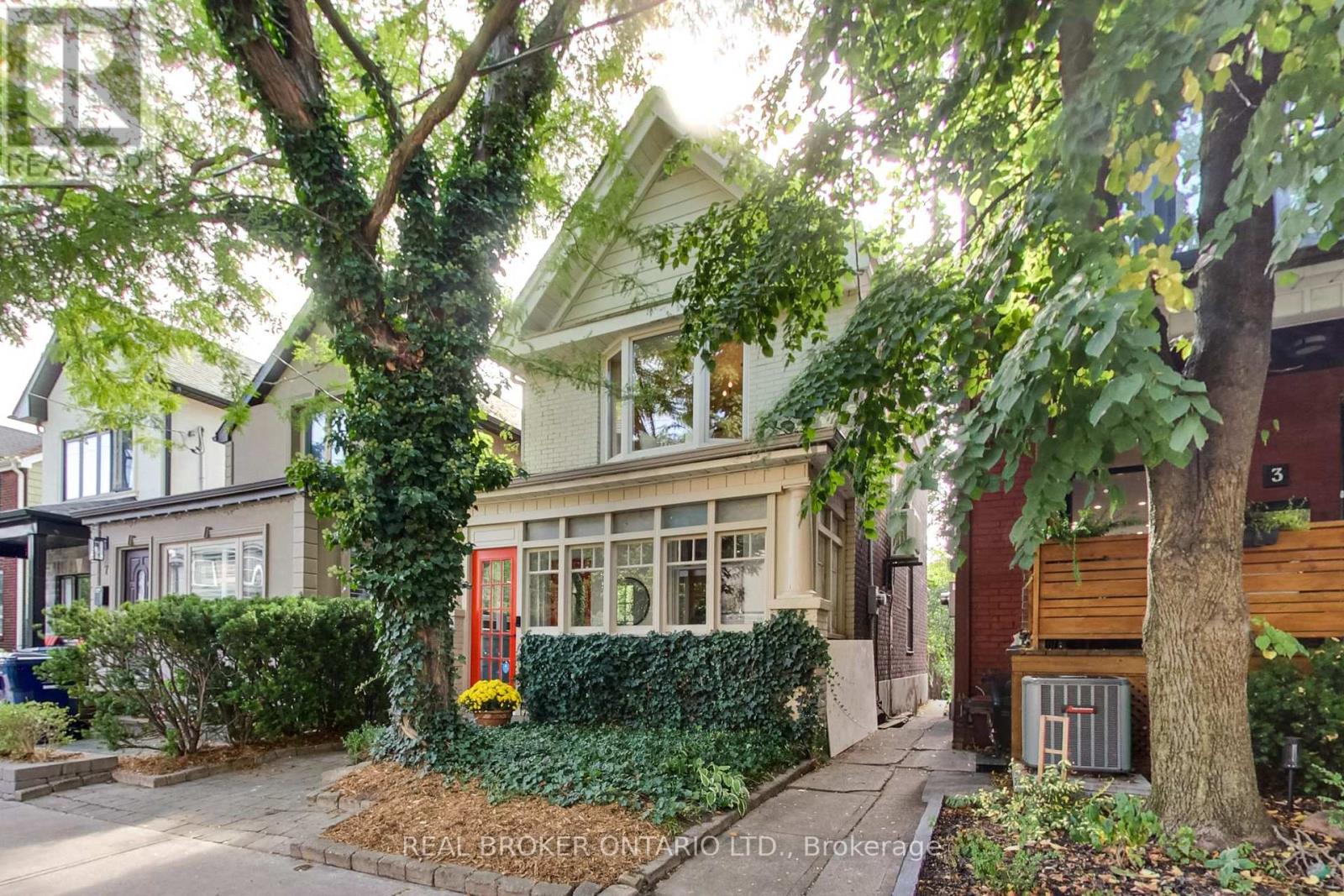 5 Queen Victoria St, Toronto, ON M4J 1E8