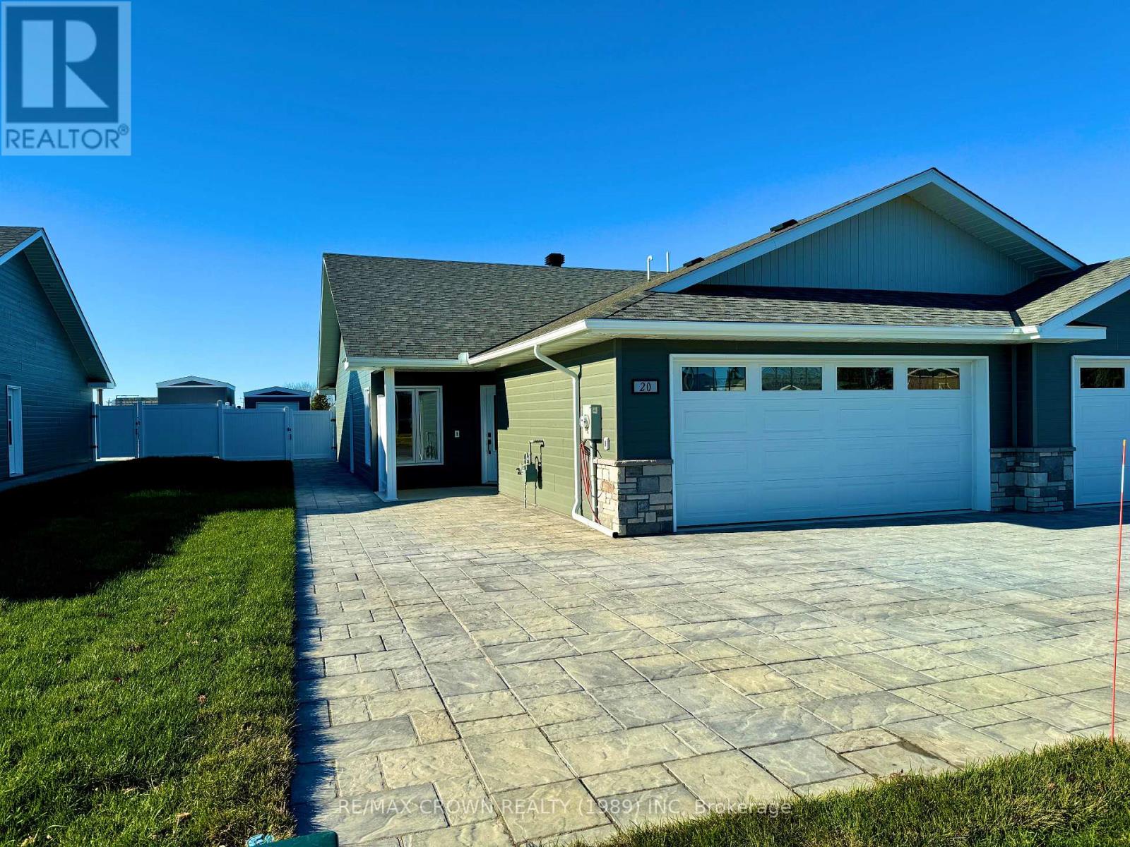 20 Golf St, Kapuskasing, ON P5N 3J6