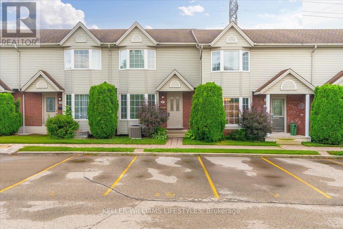 19 101 Brookside St, London, ON N5Z 5C9