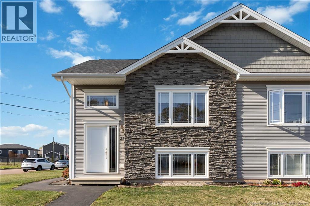 35 Holland Dr, Moncton, NB E1G 0X3