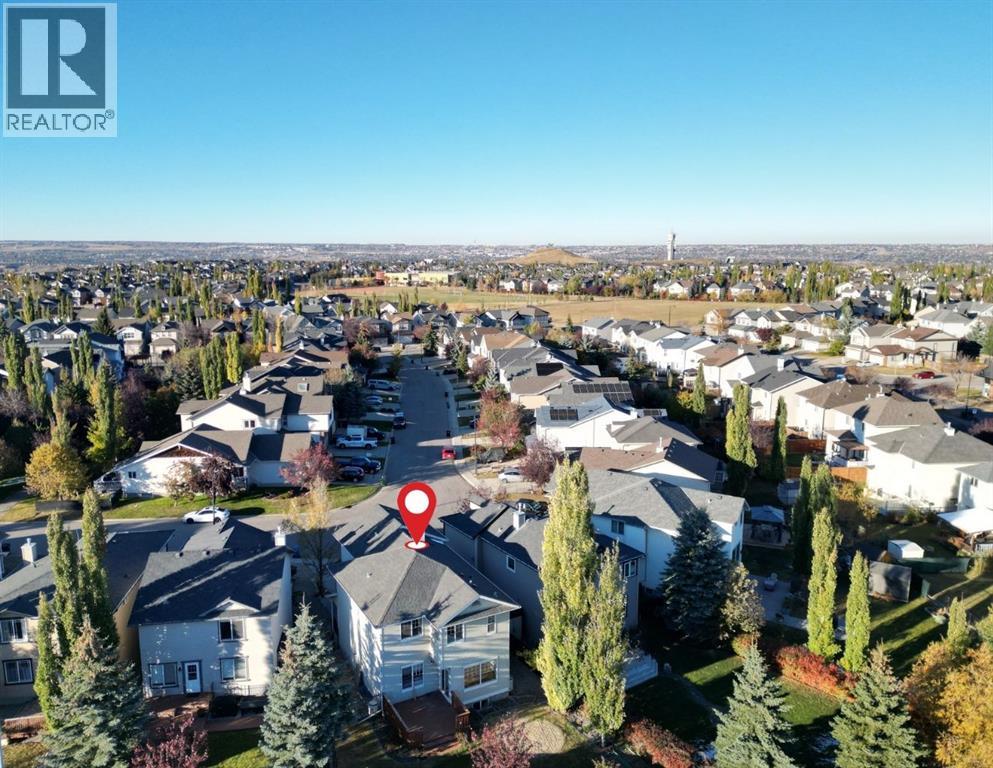 64 Cougarstone Sq SW, Calgary, AB T3H 5J4