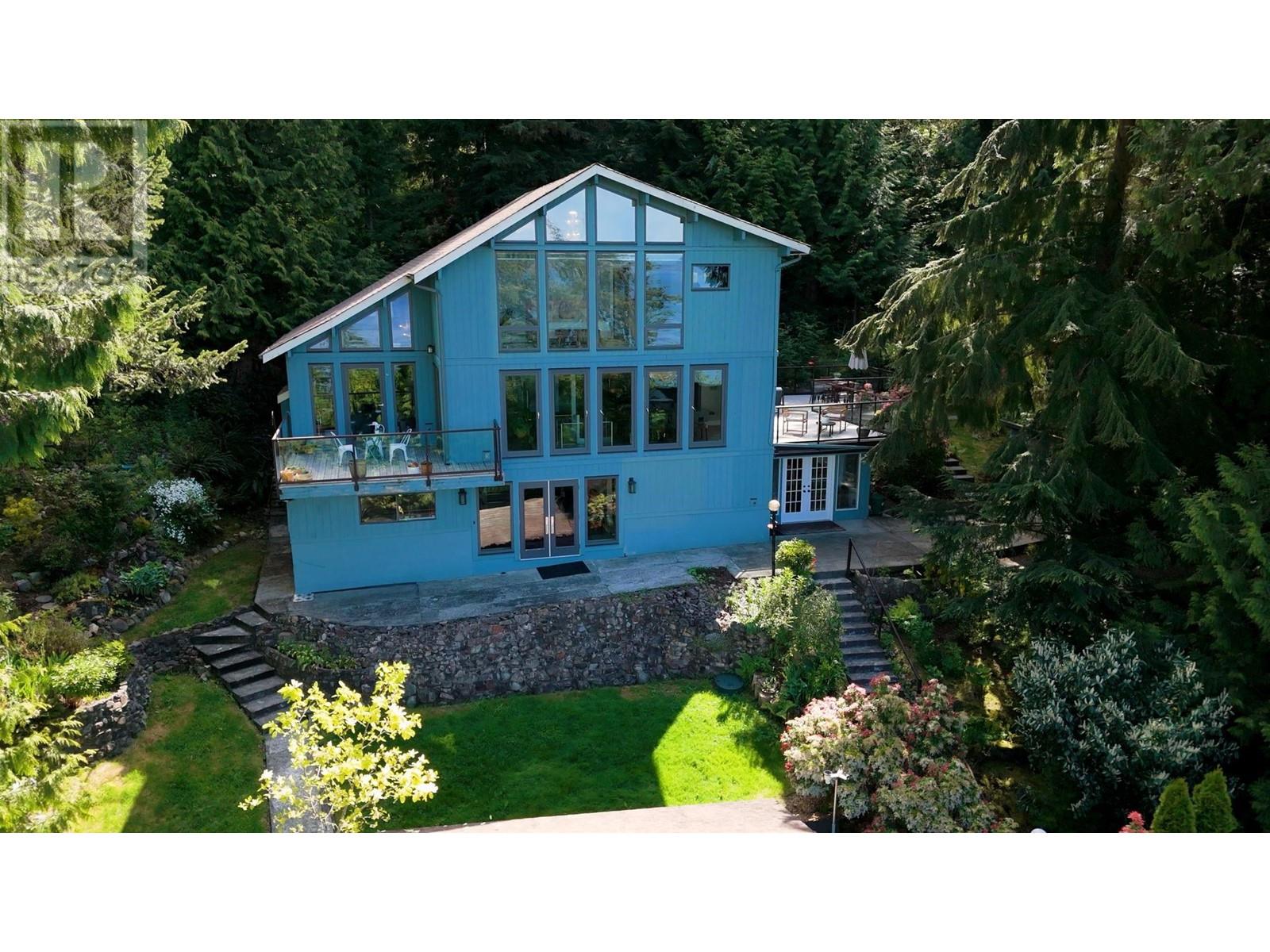 445 Mountain Dr, Lions Bay, BC V0N 2E0