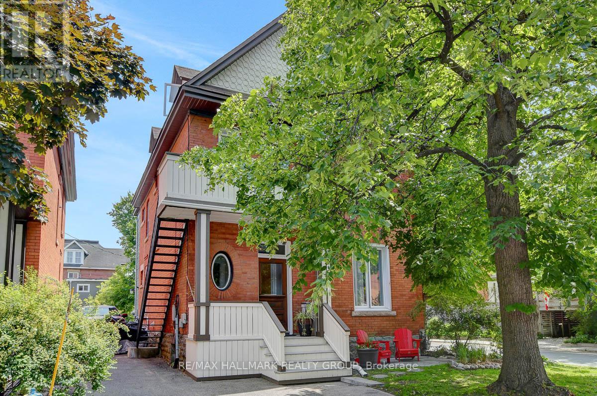 120 Strathcona Ave, Ottawa, ON K1S 1X6