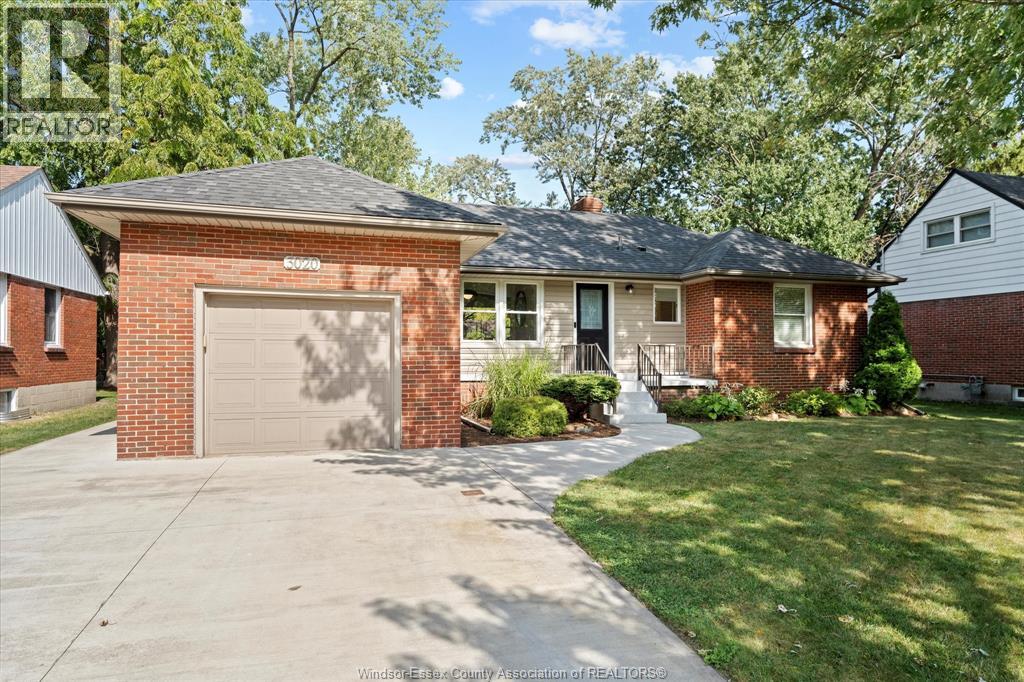 3020 Academy Dr, Windsor, ON N9E 2H4