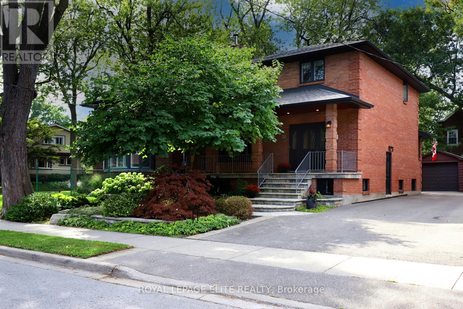 20 Eastbourne Cres, Toronto Mimico, ON M8V 1W6