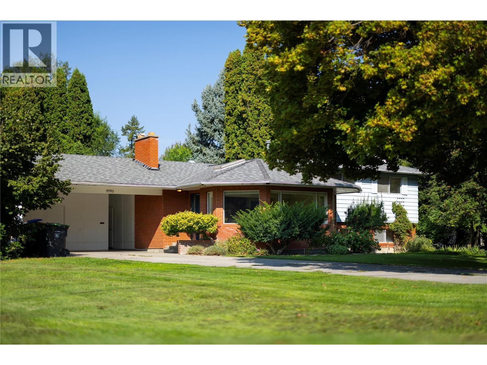 3330 Jackson Ct, Kelowna, BC V1W 2T6
