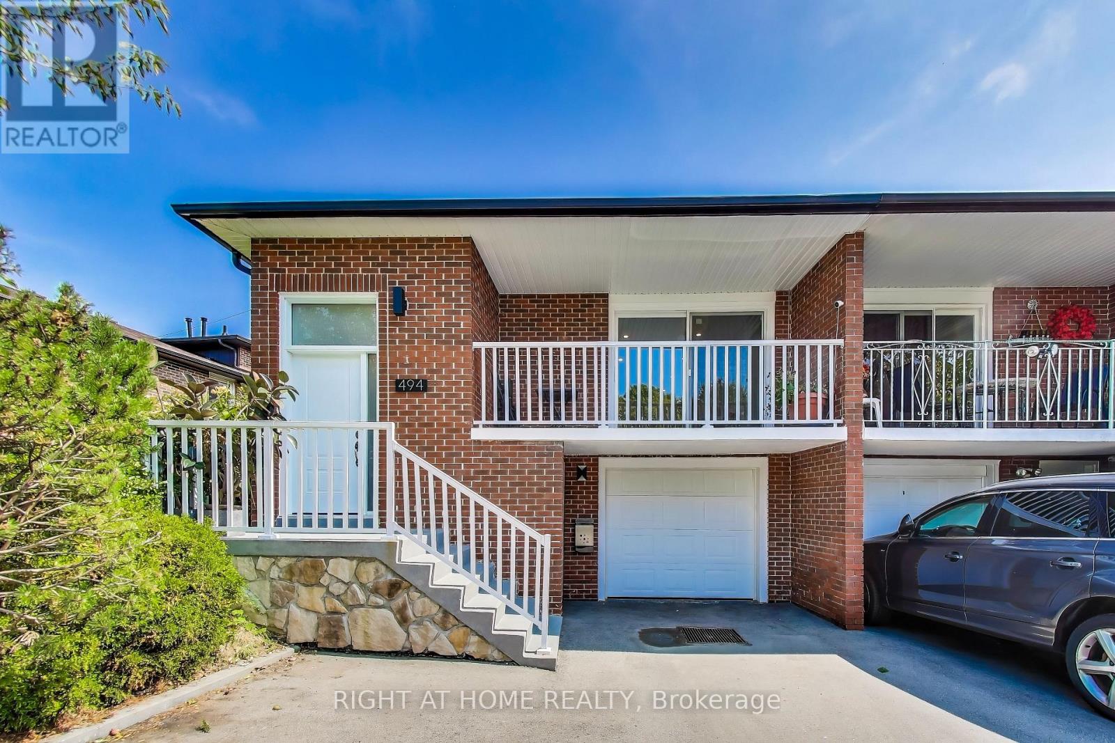494 Meadows Blvd, Mississauga, ON L4Z 1G6