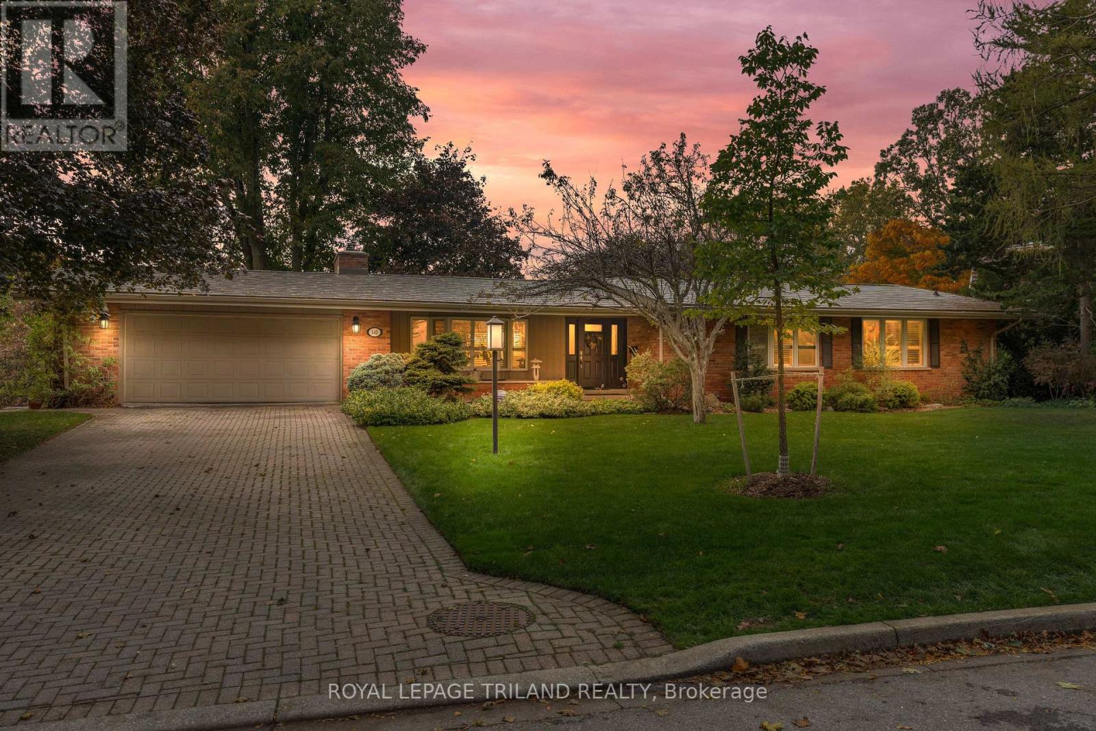 142 Hunt Club Dr, London, ON N6H 3Y7