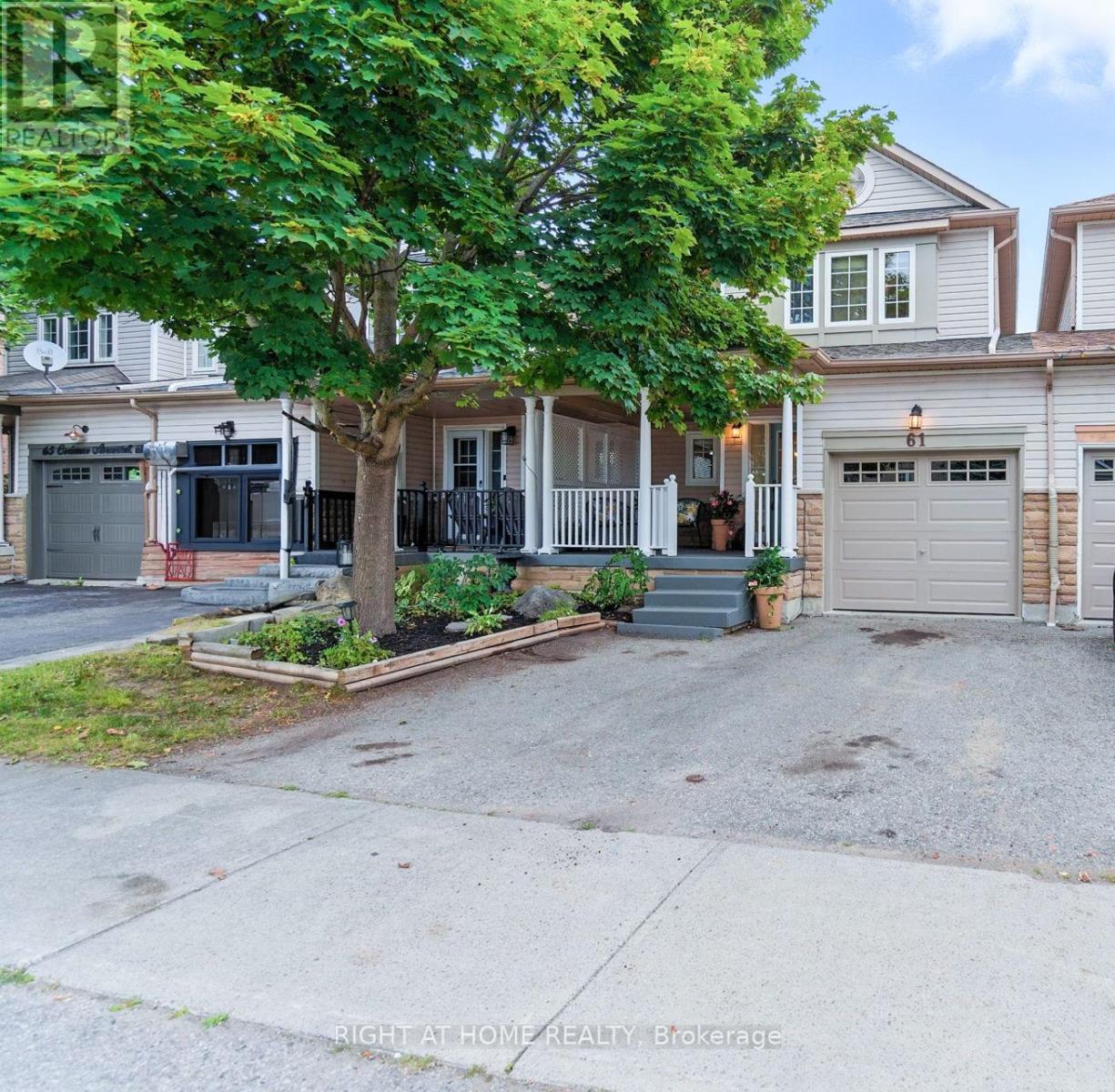 61 Corianne Ave, Whitby, ON L1M 2J2