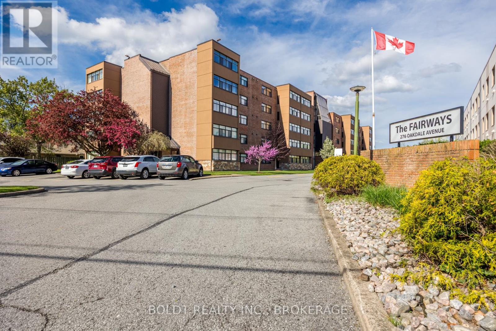 308 276 Oakdale Ave, St. Catharines, ON L2P 3S5