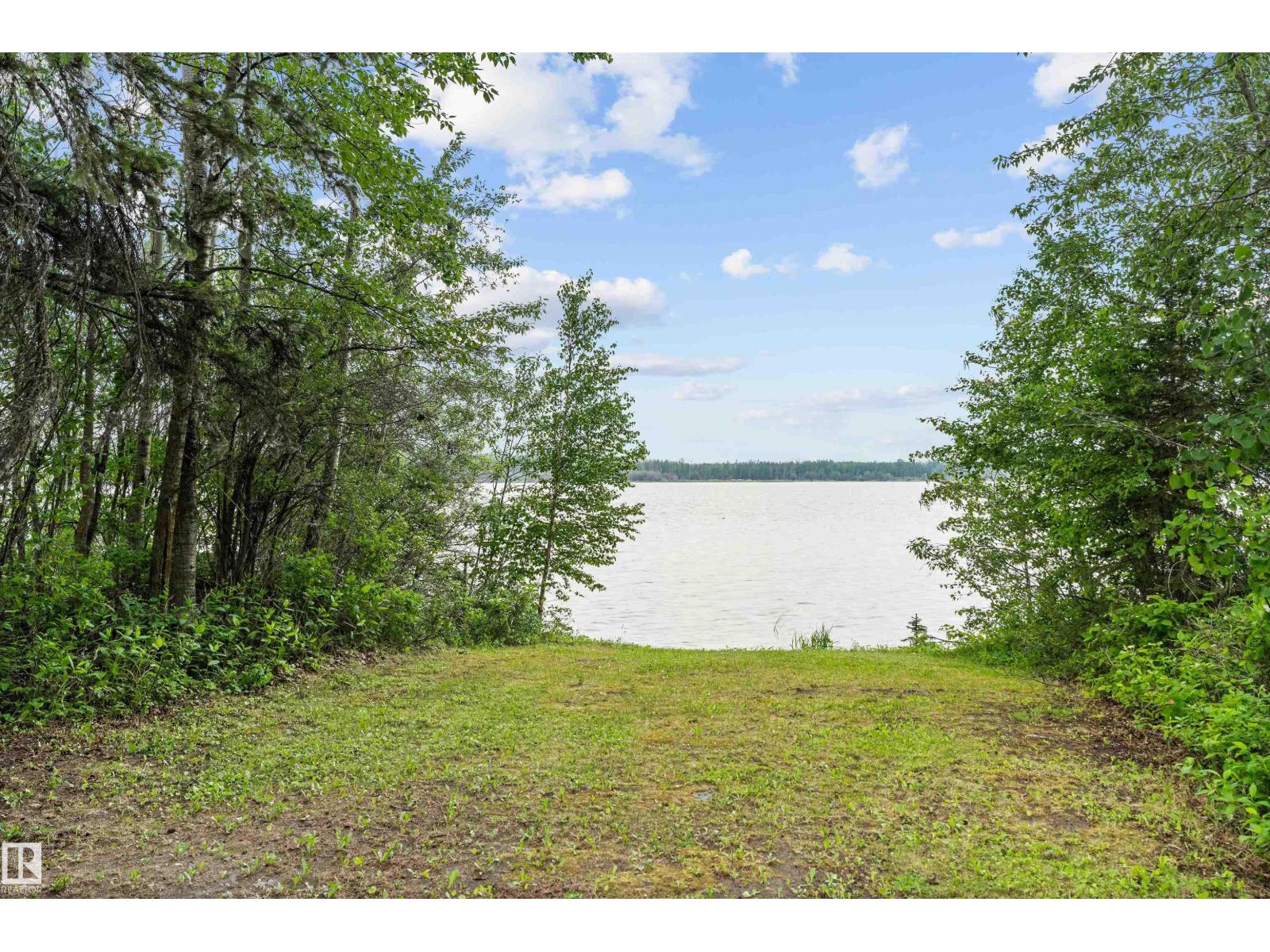 APT 16 2120 Twp Road 565, Rural Lac Ste. Anne County, AB T0E 1V0