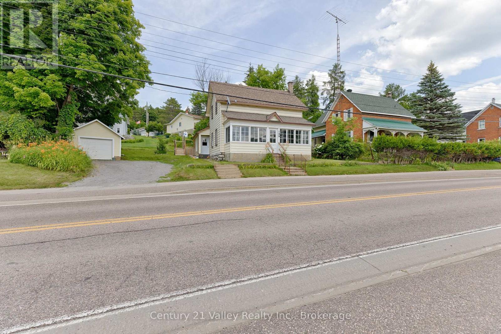 199 Bonnechere St W, Bonnechere Valley, ON K0J 1T0