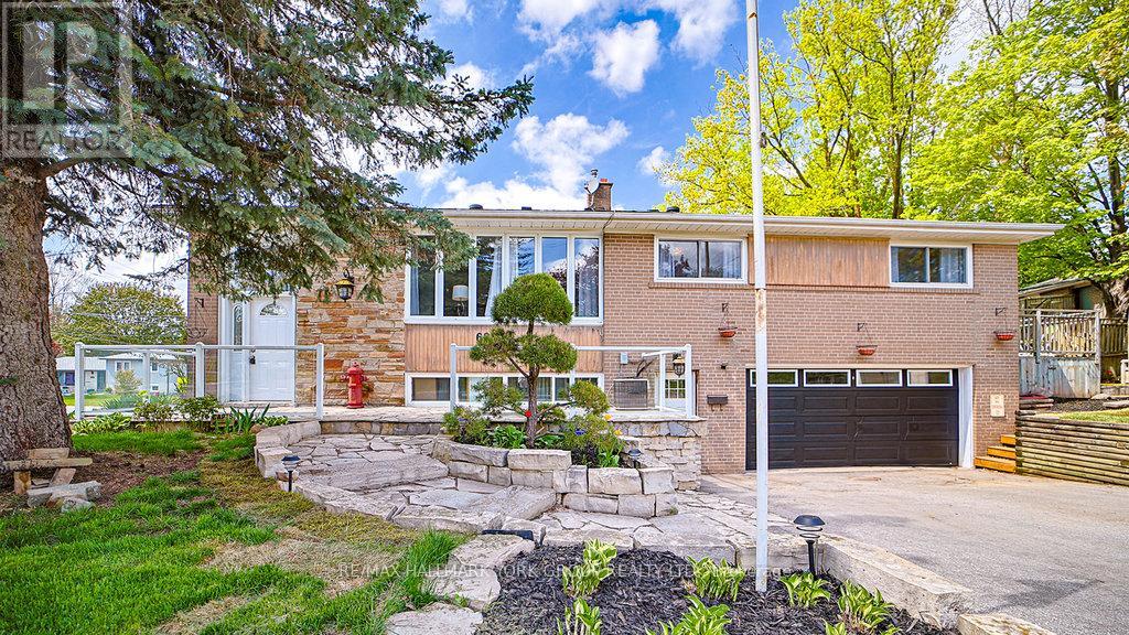 689 Sunnypoint Dr, Newmarket Huron Heights-leslie Valley, ON L3Y 2Z7