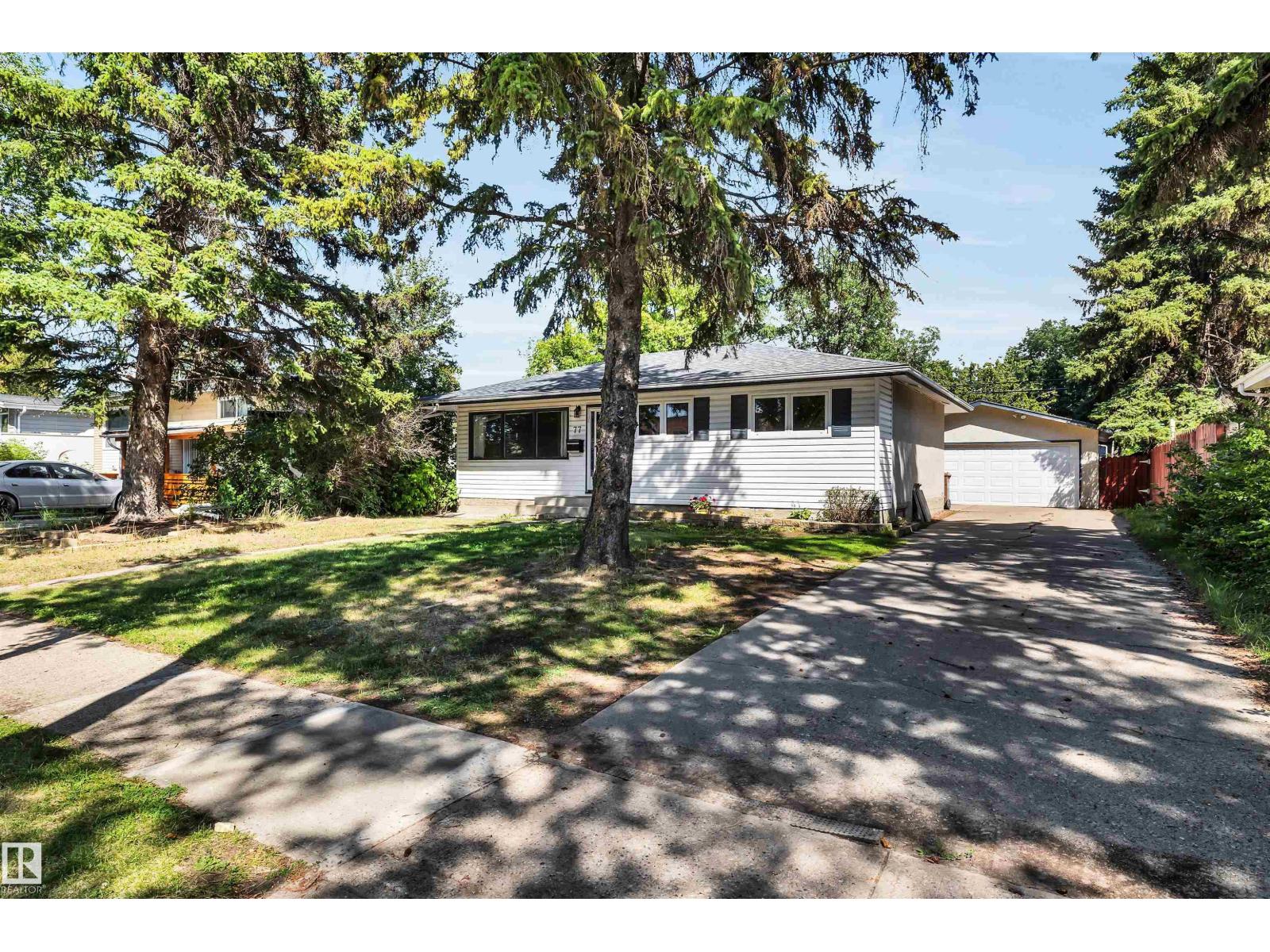 77 Grosvenor Bv, St. Albert, AB T8N 0X8