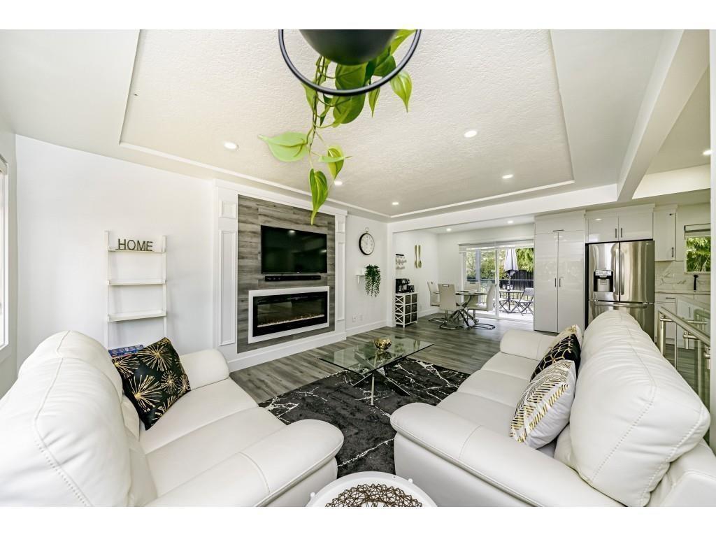 14927 Kew Dr, Surrey, BC V3R 4Y1