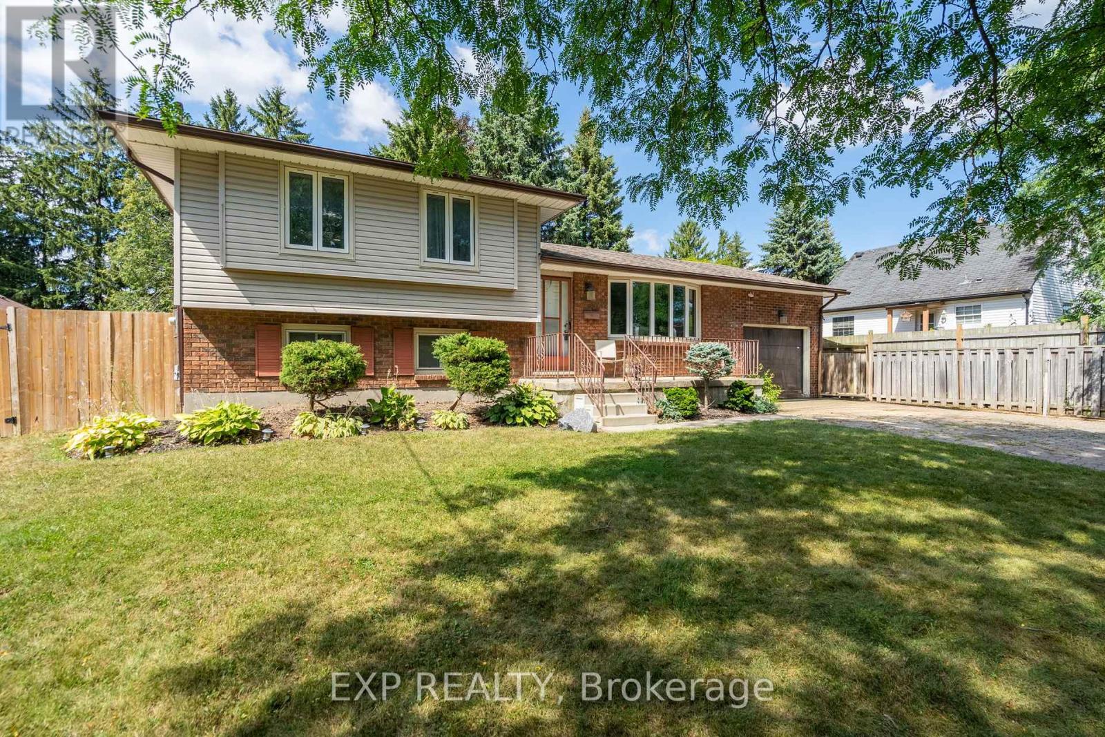 1904 Royal Cres, London, ON N5W 2A9