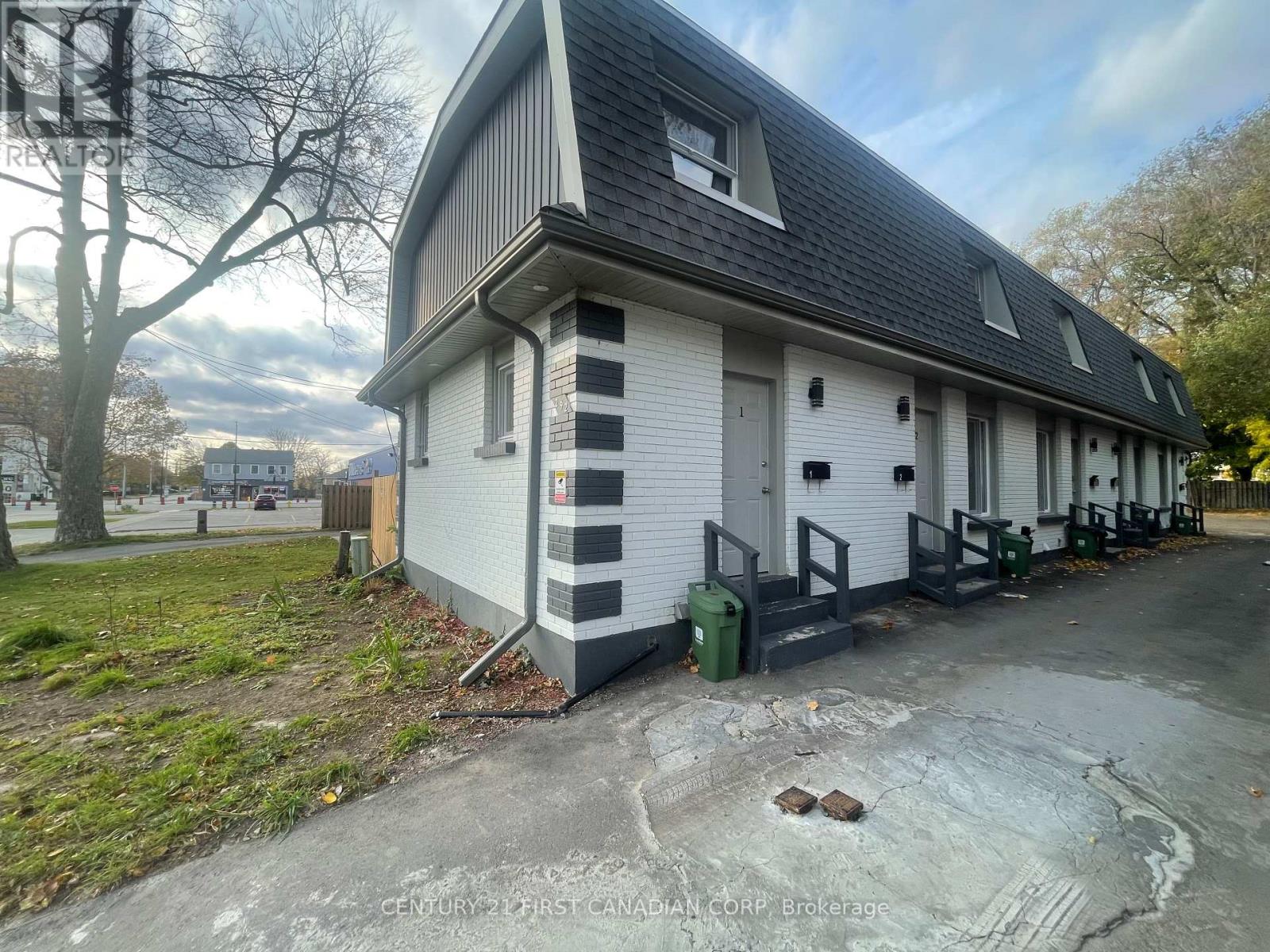 292 Simcoe St, London, ON N6B 1J5