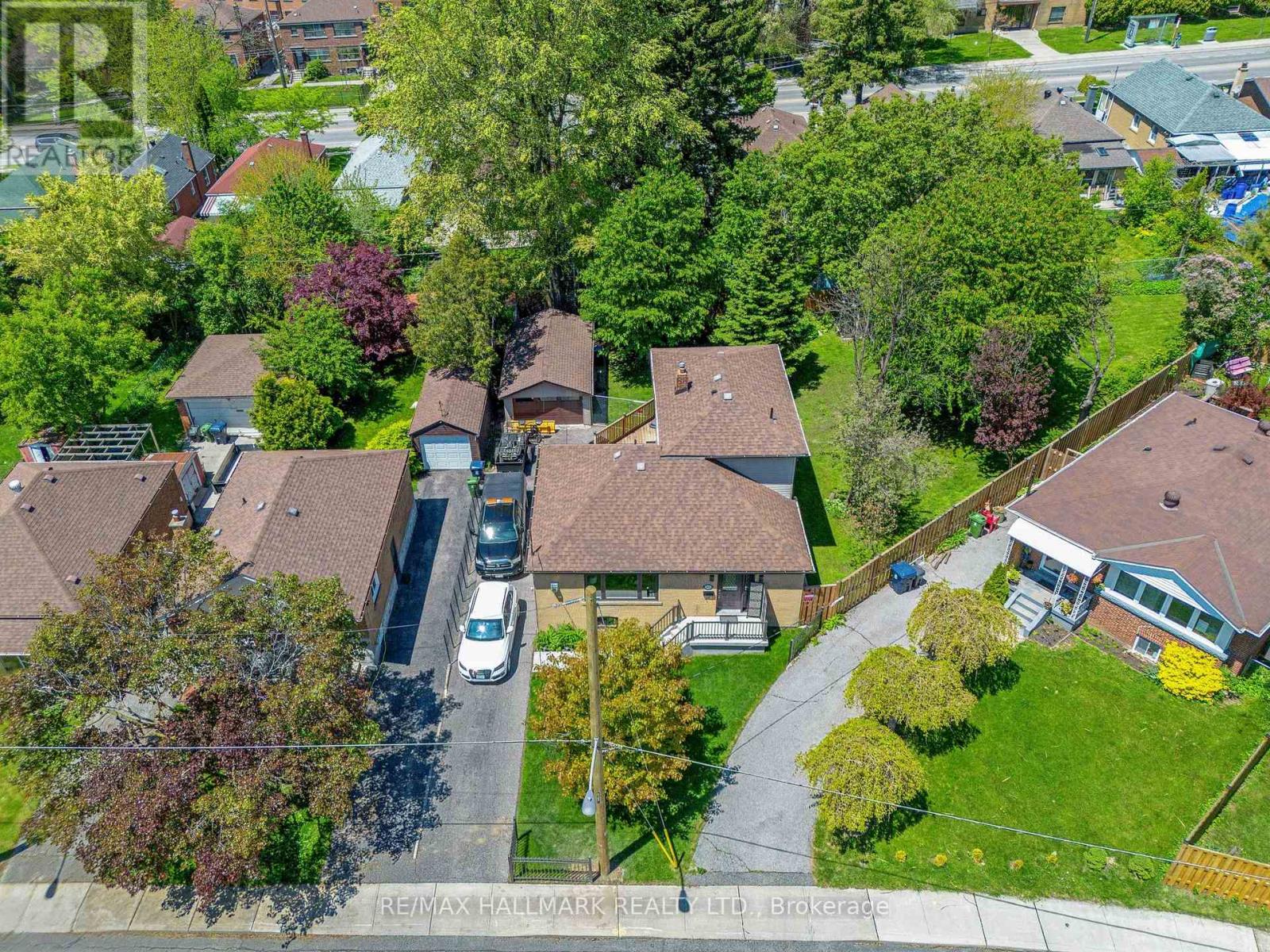 142 Meighen Ave, Toronto, ON M4B 2H9