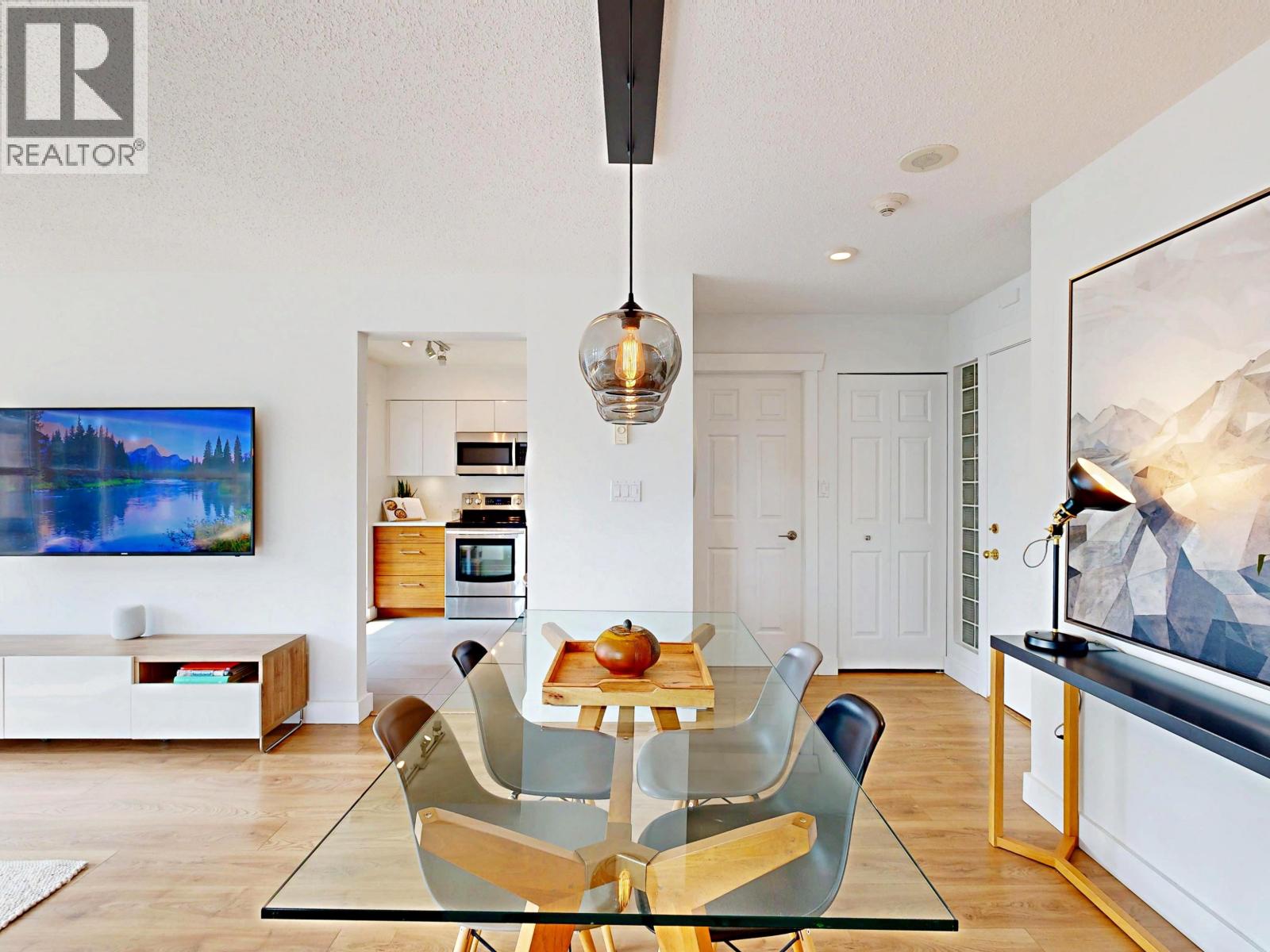 1555 Eastern Avenue Unit 603, North Vancouver, BC V7L 3G2