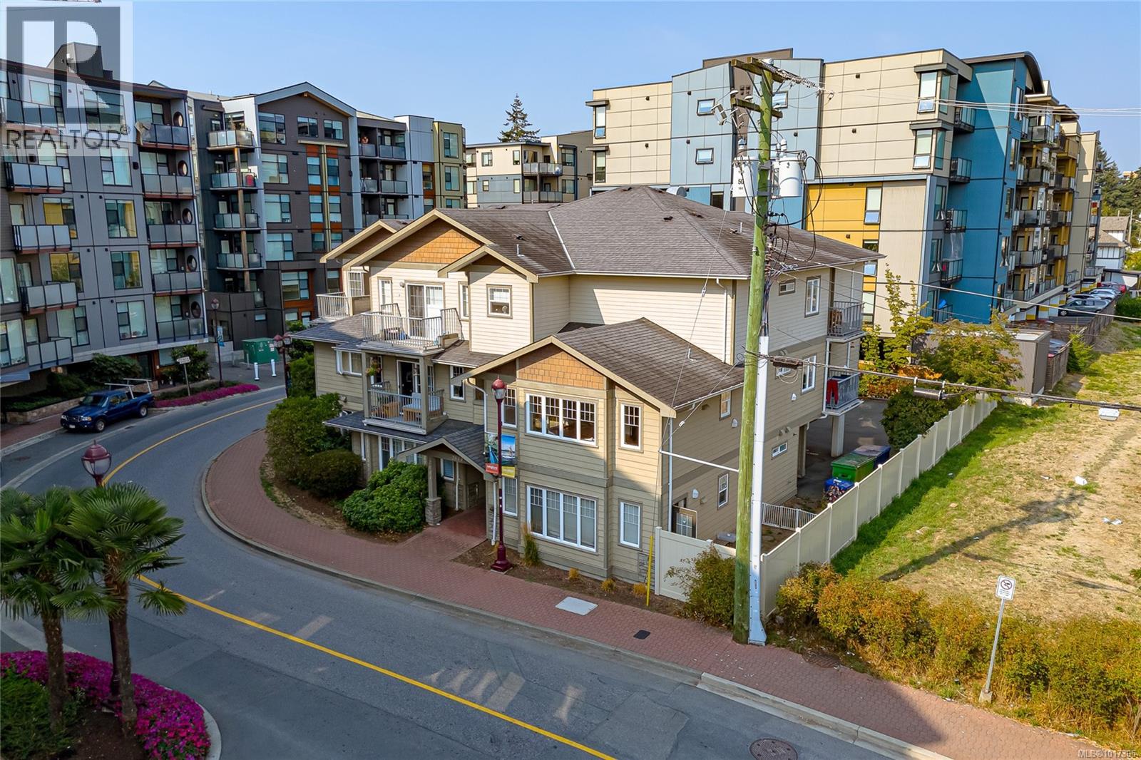 2844 Bryn Maur Rd Unit 203 Rd, Langford, BC L1L 1L1