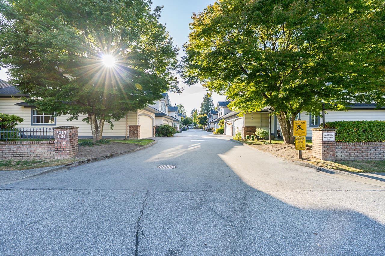 8257 121 A Street Unit 10, Surrey, BC V3W 3R4