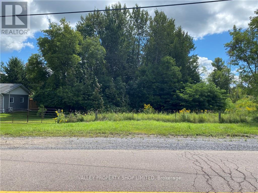 650 Stafford St, Laurentian Valley, ON K8A 6V2