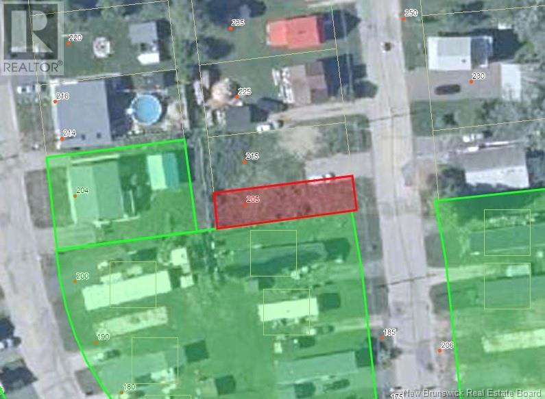 205 Lakeside Ave, Bathurst, NB E2A 2S7
