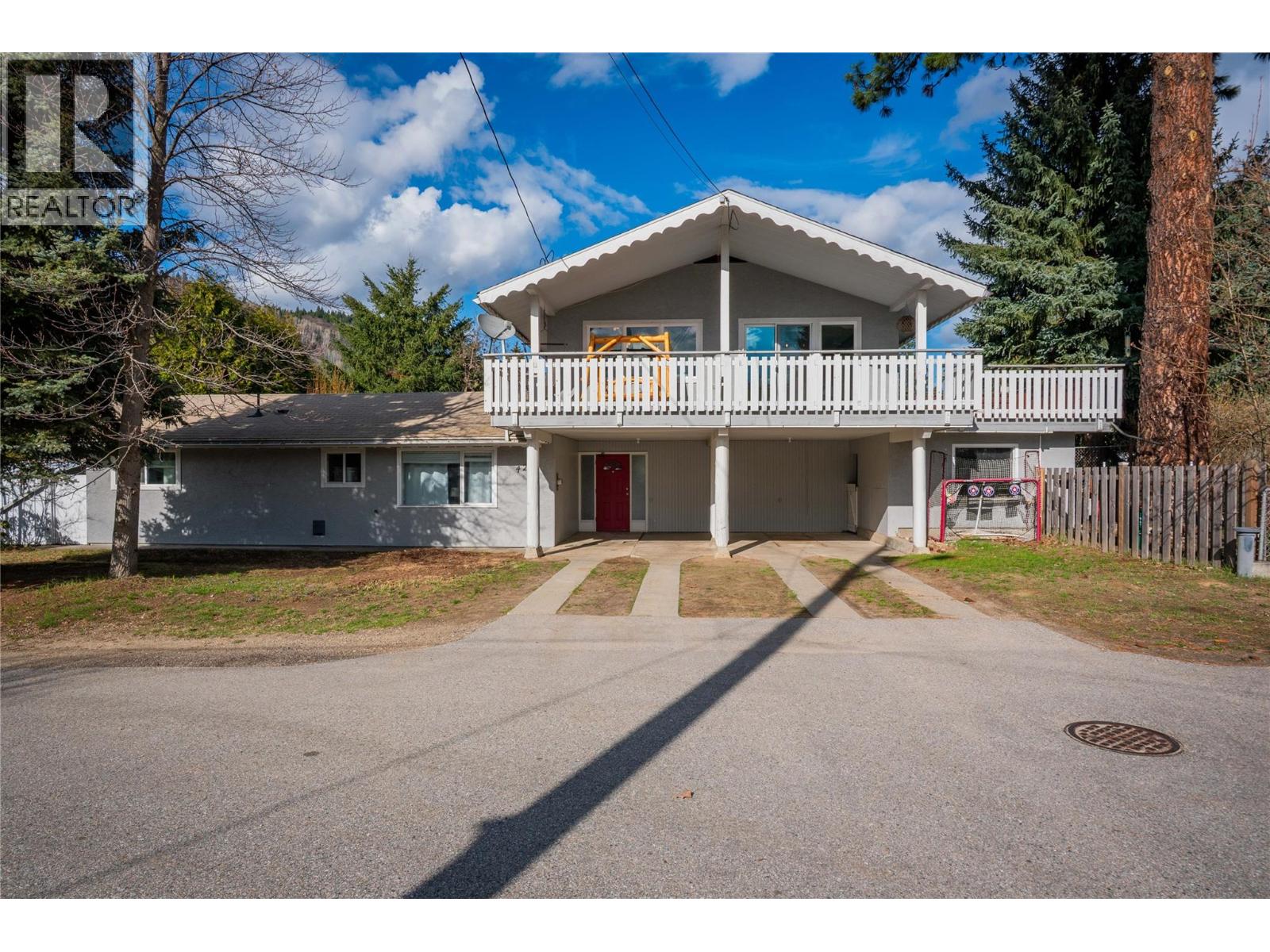 425 8th Avenue, Montrose, BC V0G 1P0