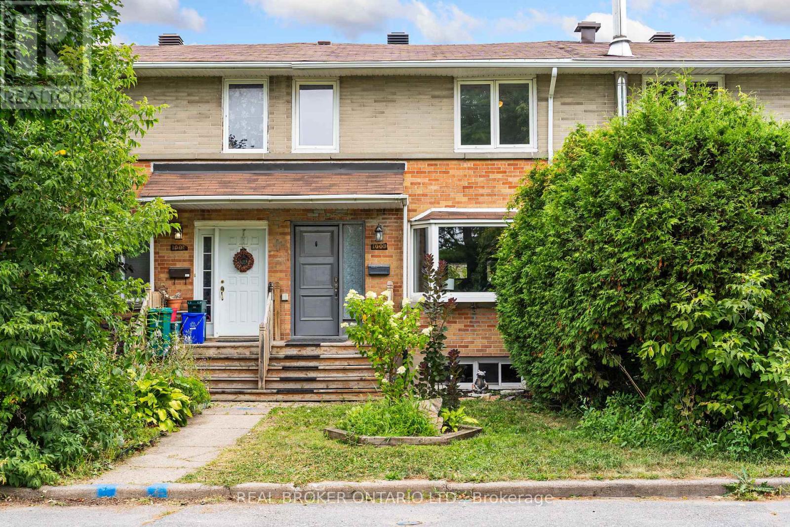 1003 Silver St, Ottawa, ON K1Z 6H8