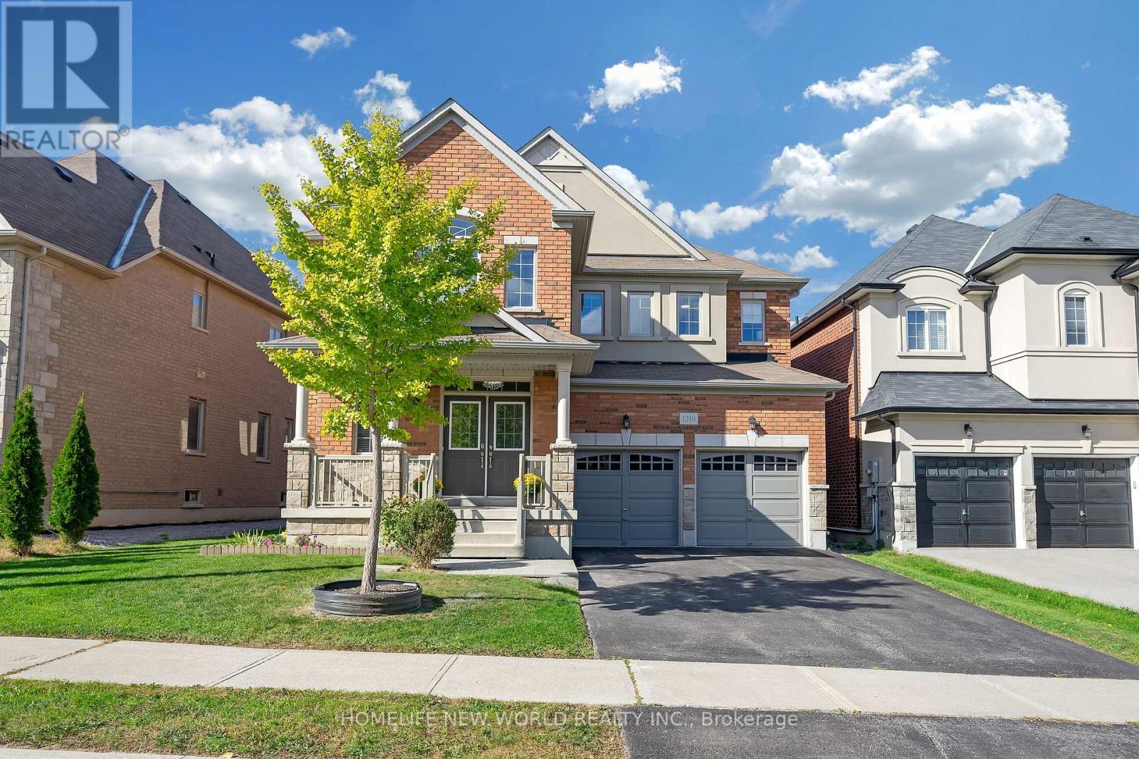 1210 Atkins Dr, Newmarket, ON L3X 0E1