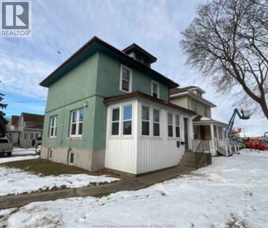 274 St Clair St, Chatham, ON N7L 3K1