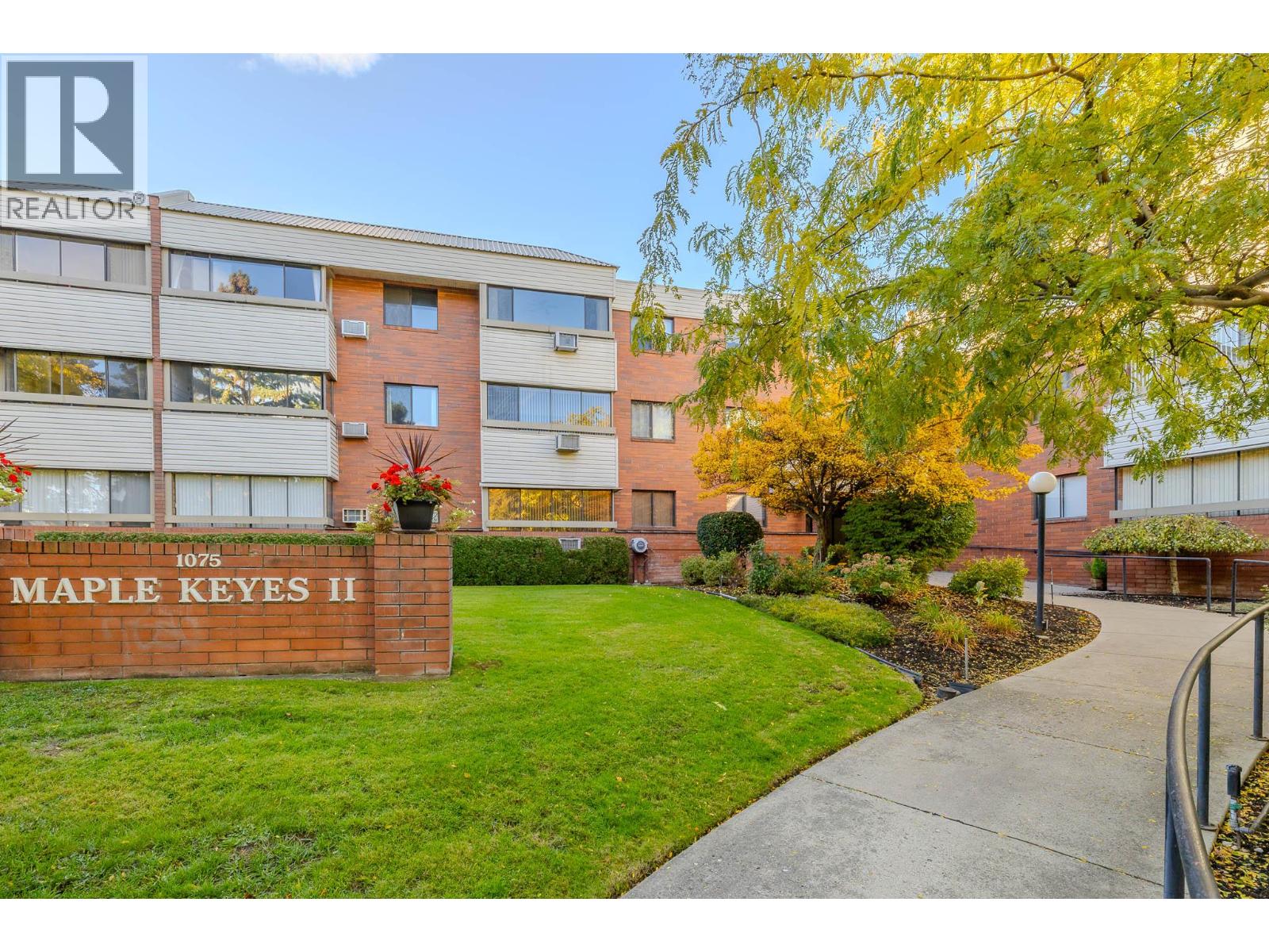 1075 Bernard Avenue Unit 114, Kelowna, BC V1Y 6P7