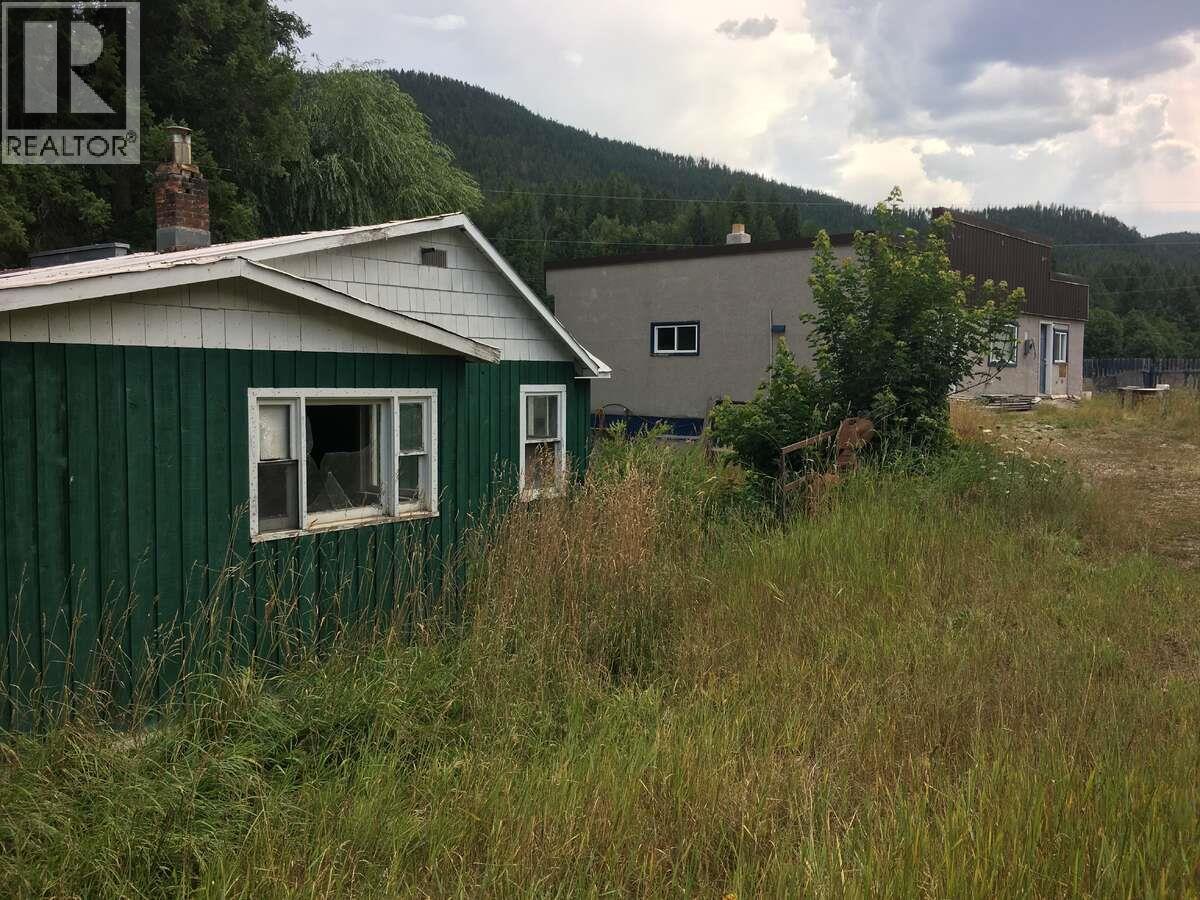 6904 Highway 6 Other, Appledale, BC V0G 2J0