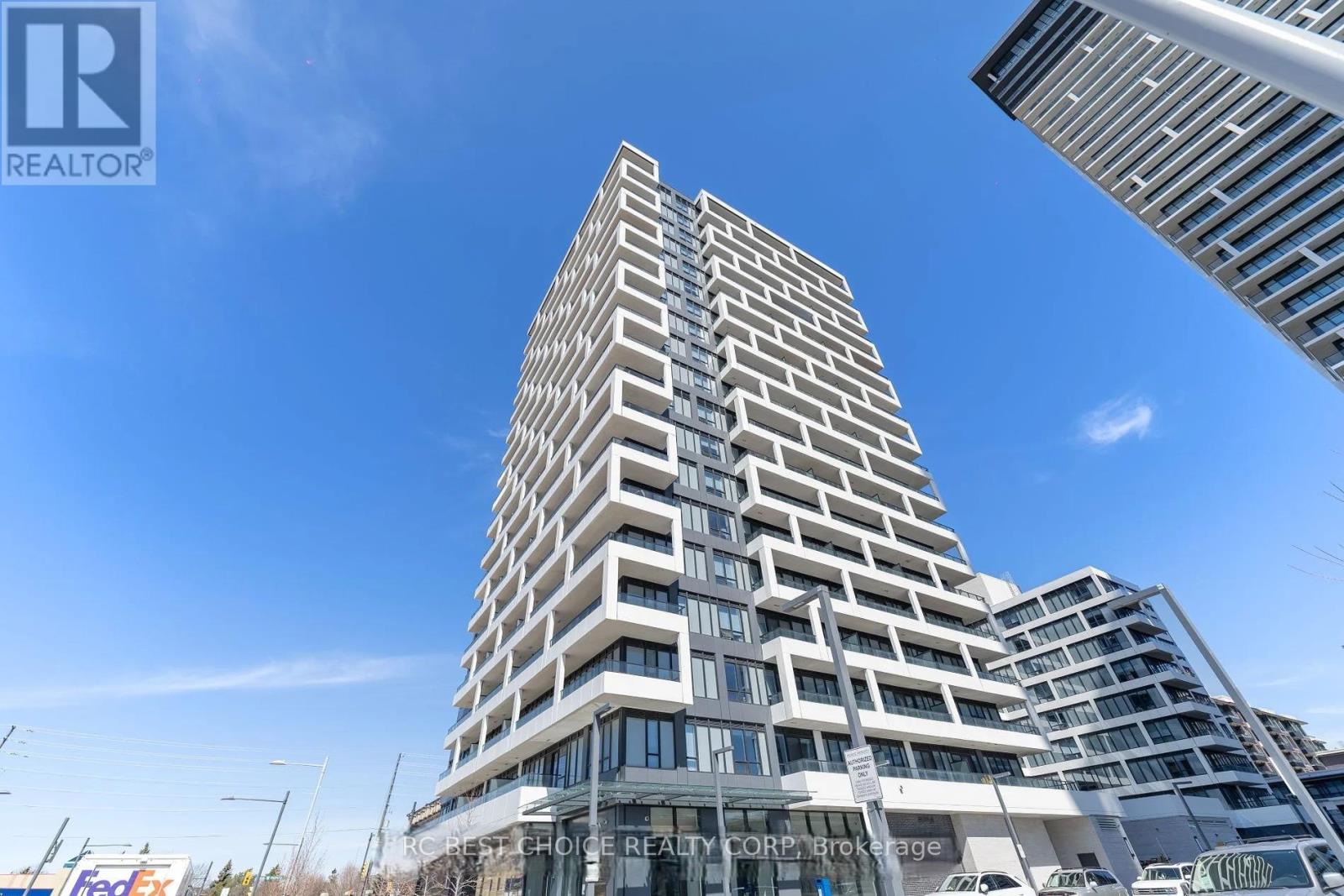 627 38 Water Walk Dr, Markham, ON L3R 6M8