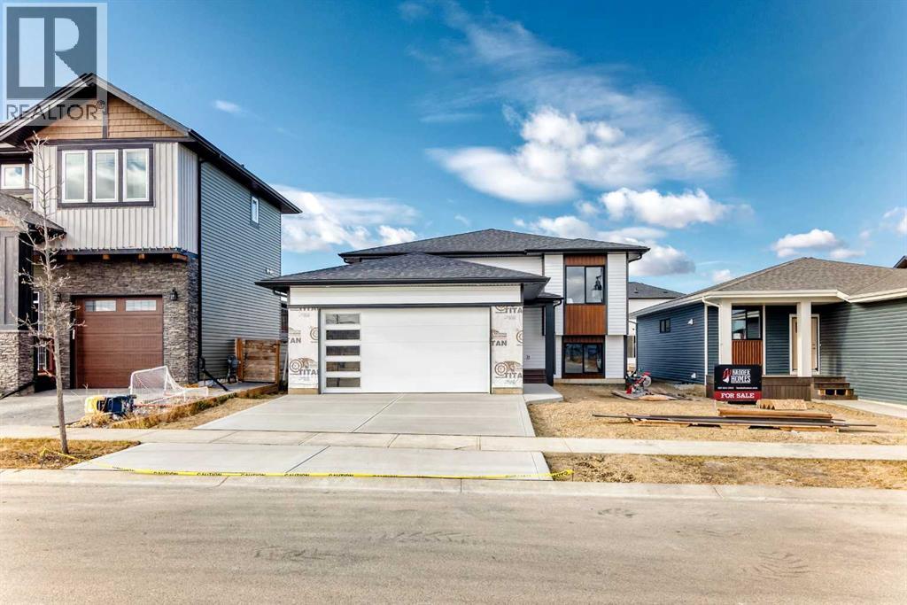 18 Tagish Ave, Red Deer, AB T4P 0Y7