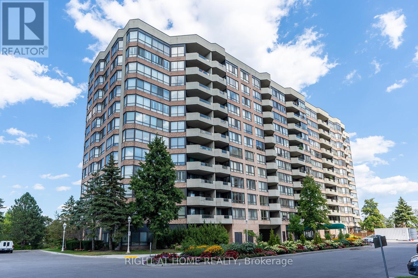 818 25 Austin Dr, Markham, ON L3R 8H4