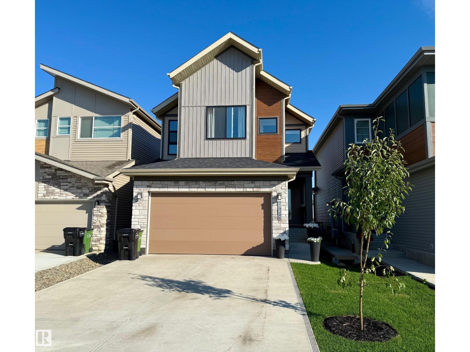 22 Av Nw Unit 19286 #a, Edmonton, AB T6M 1P8